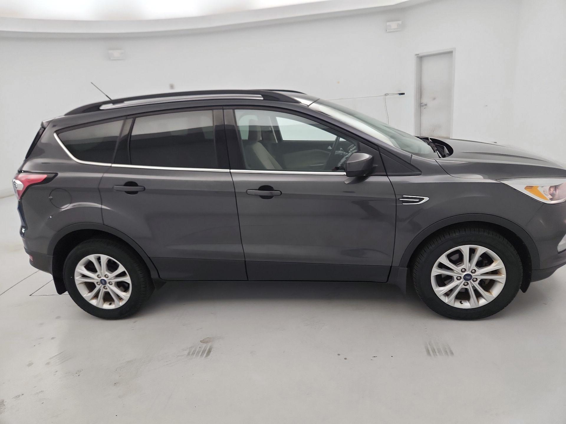 Thumbnail: 2018 Ford Escape - 4