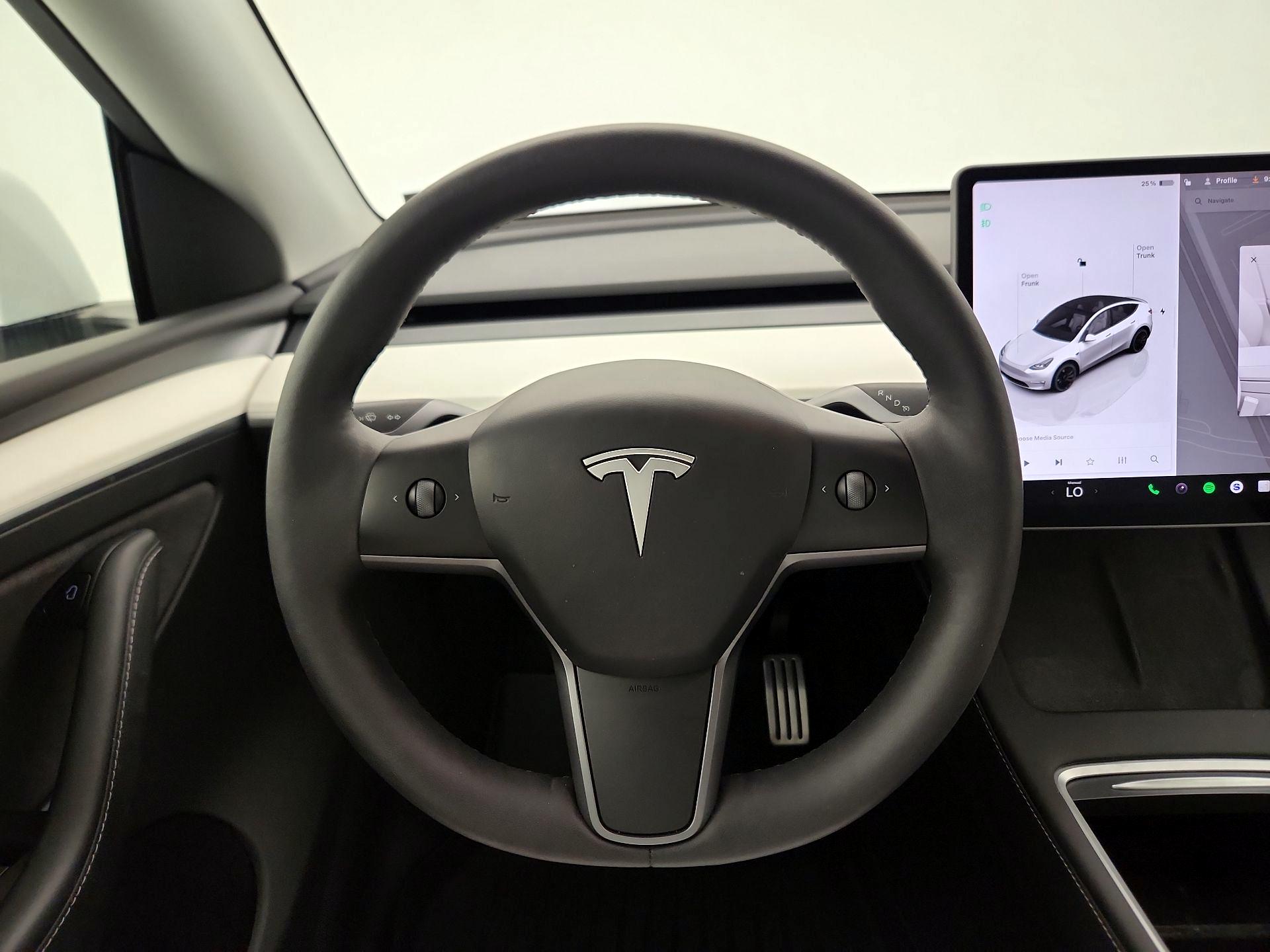 Thumbnail: 2023 Tesla Model Y - 10