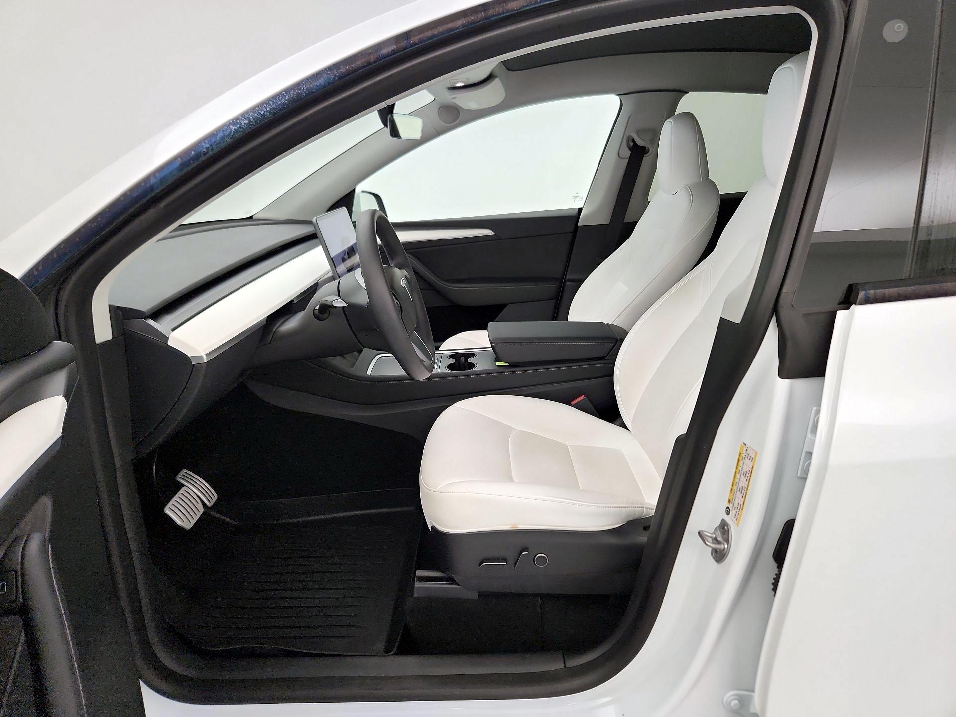 Thumbnail: 2023 Tesla Model Y - 11