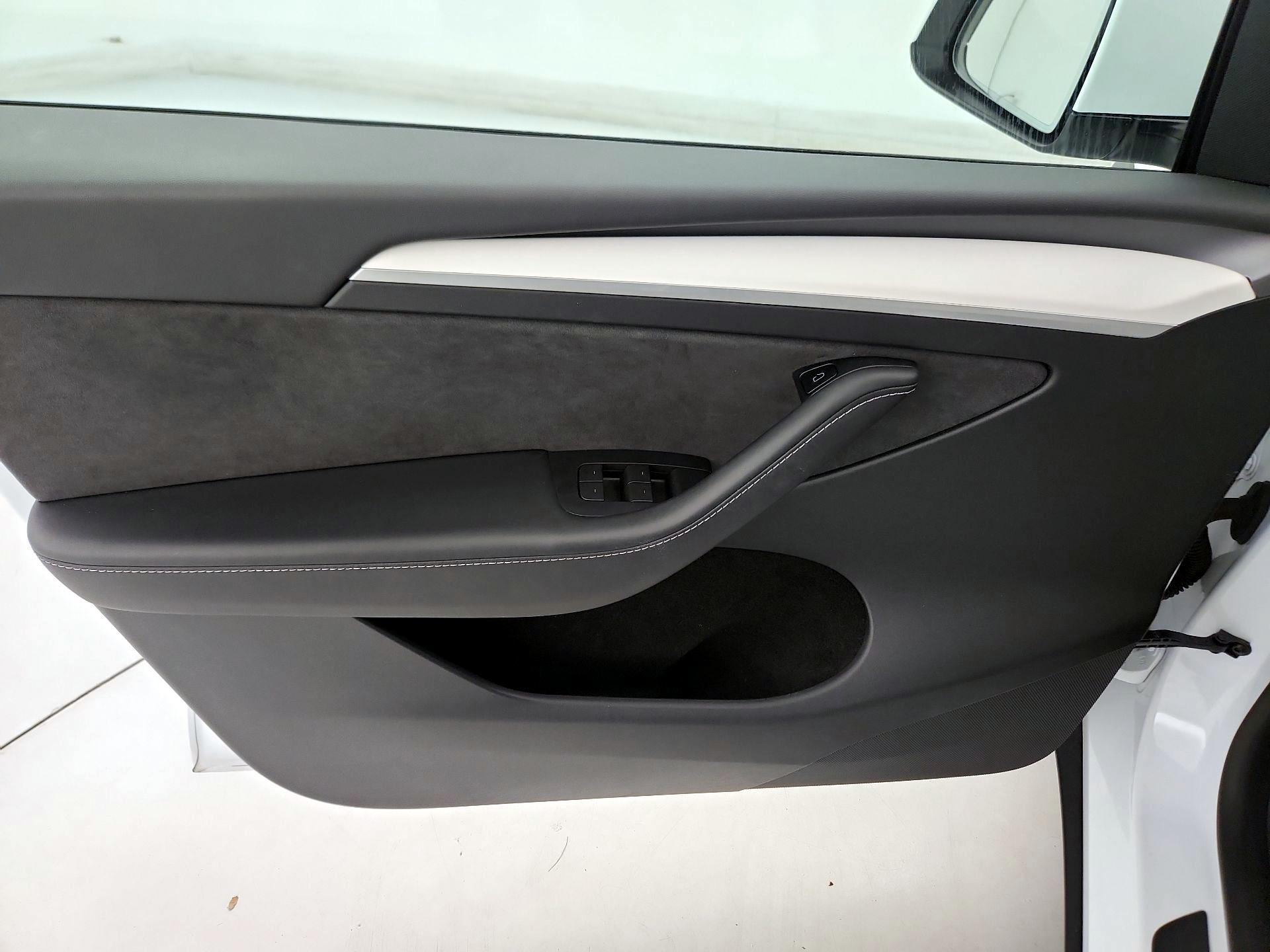 Thumbnail: 2023 Tesla Model Y - 12