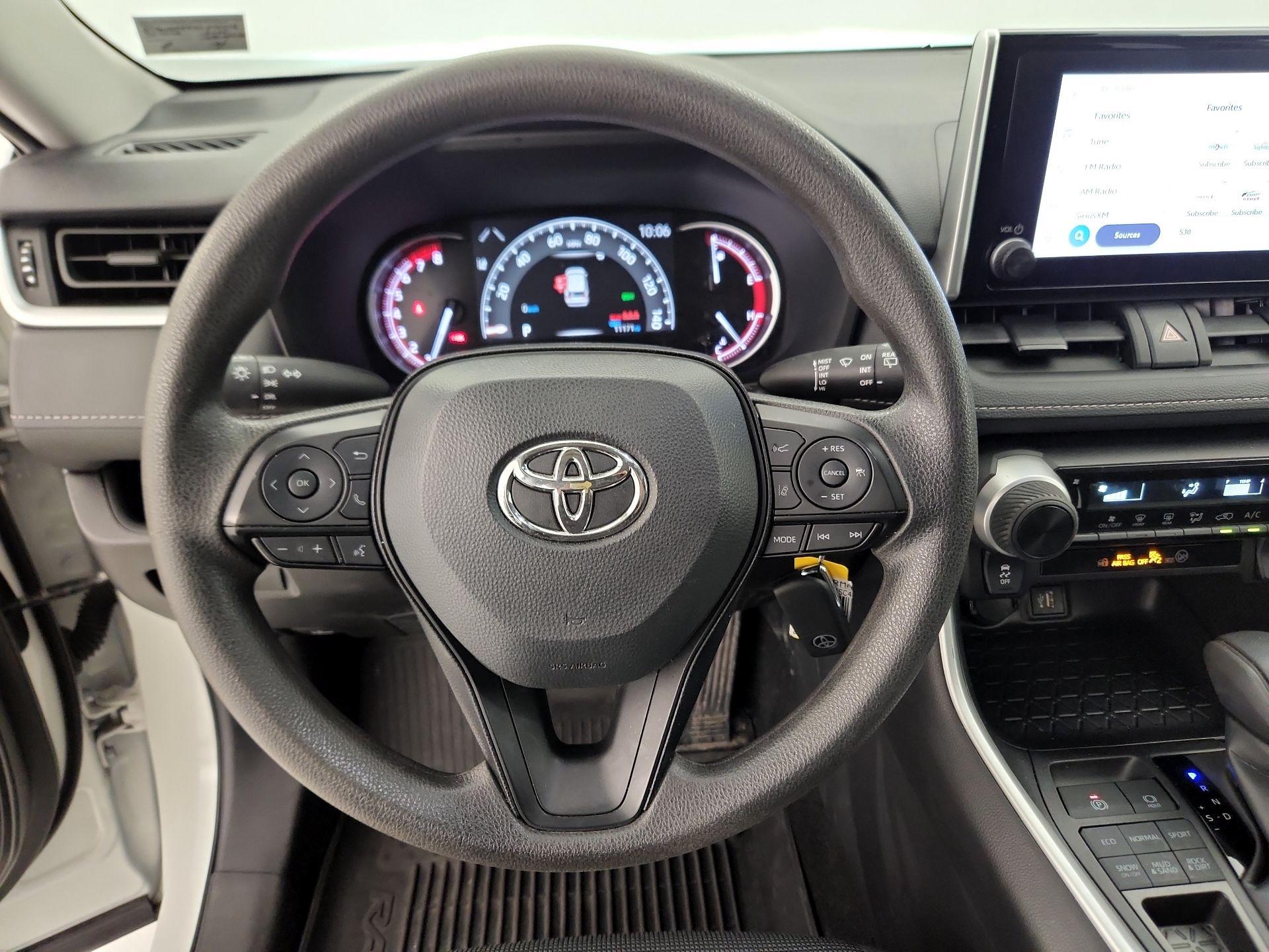 Thumbnail: 2025 Toyota RAV4 - 10