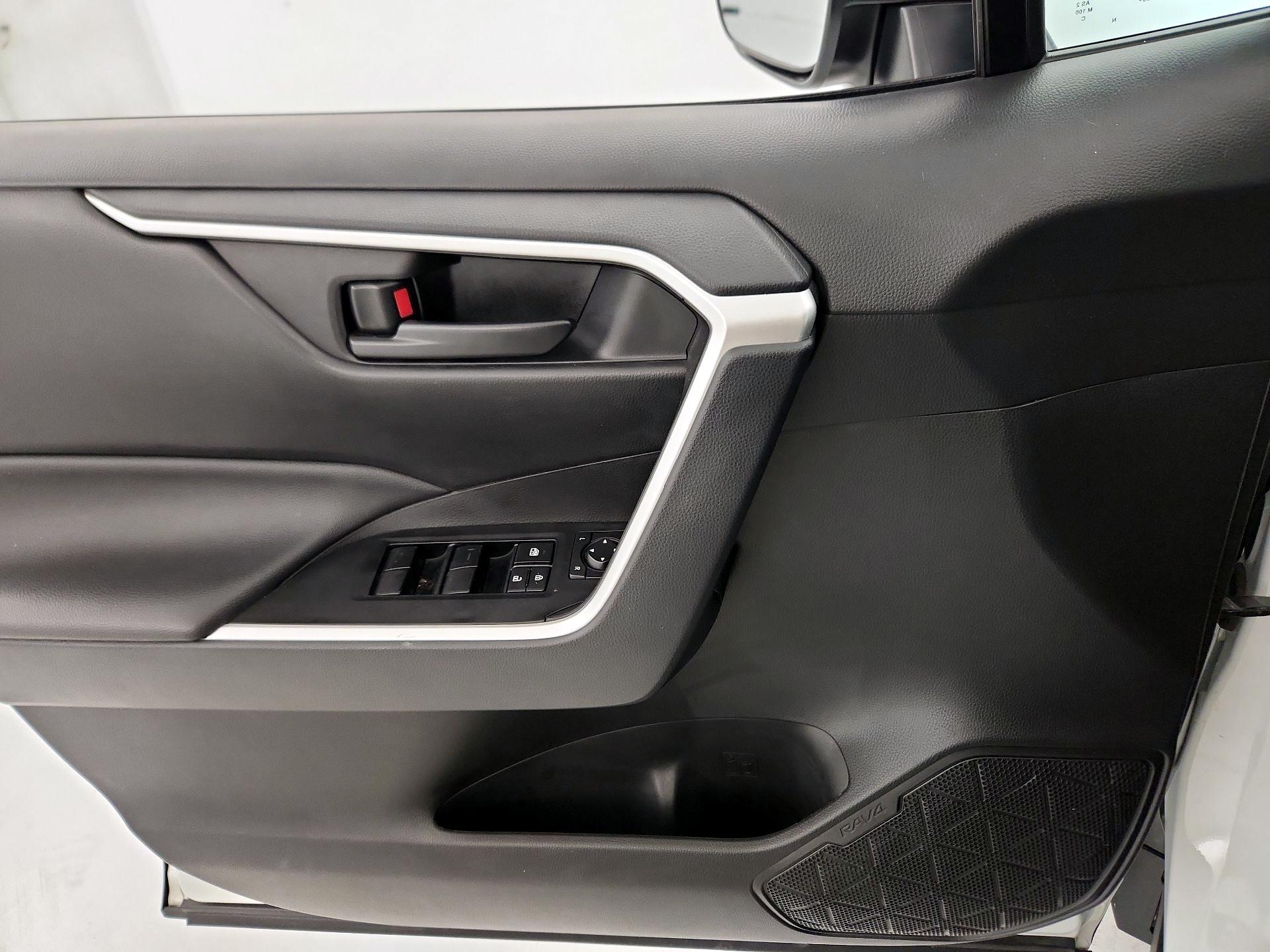 Thumbnail: 2025 Toyota RAV4 - 12