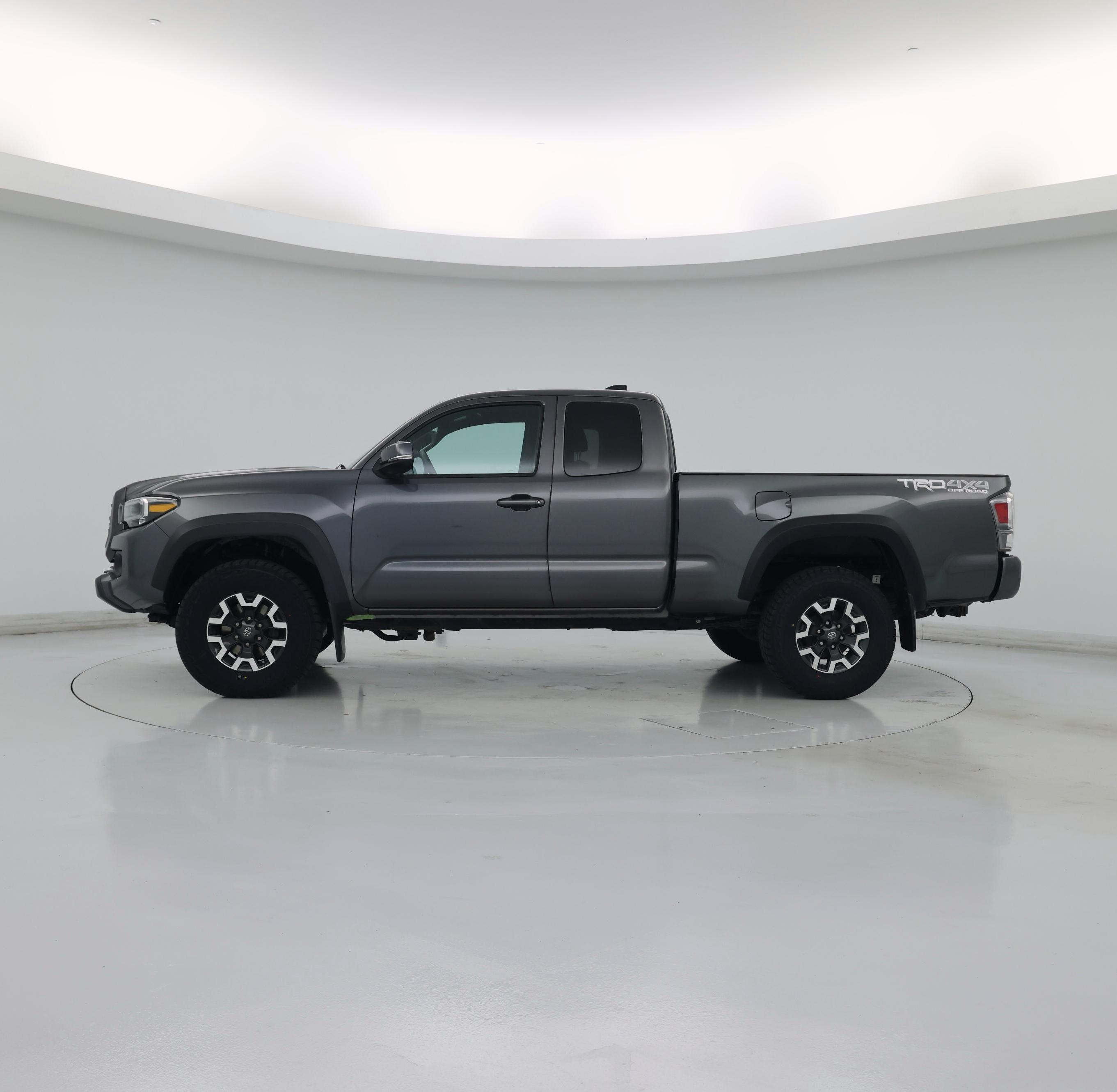 Thumbnail: 2021 Toyota Tacoma - 3