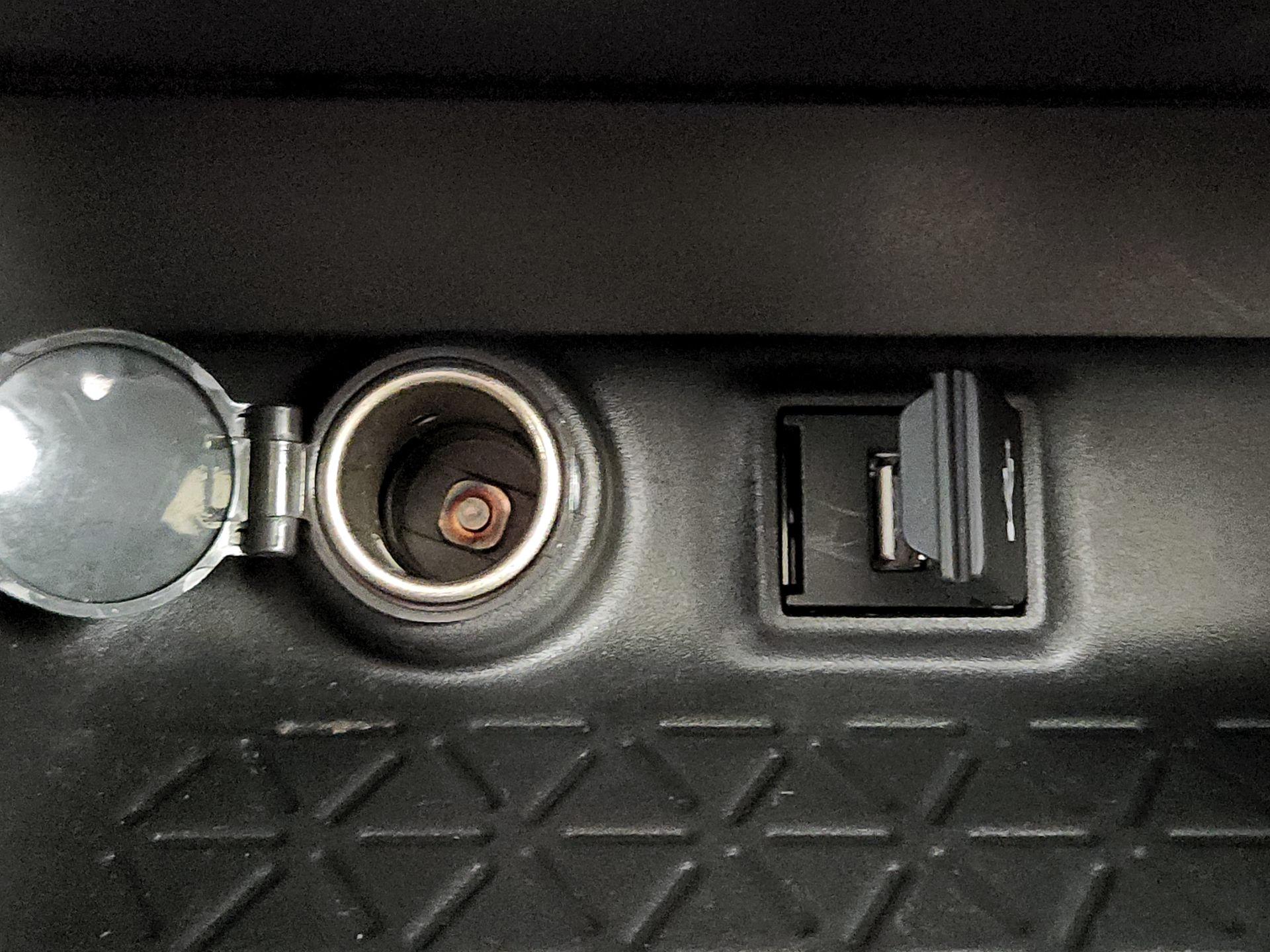 Thumbnail: 2021 Toyota RAV4 - 18