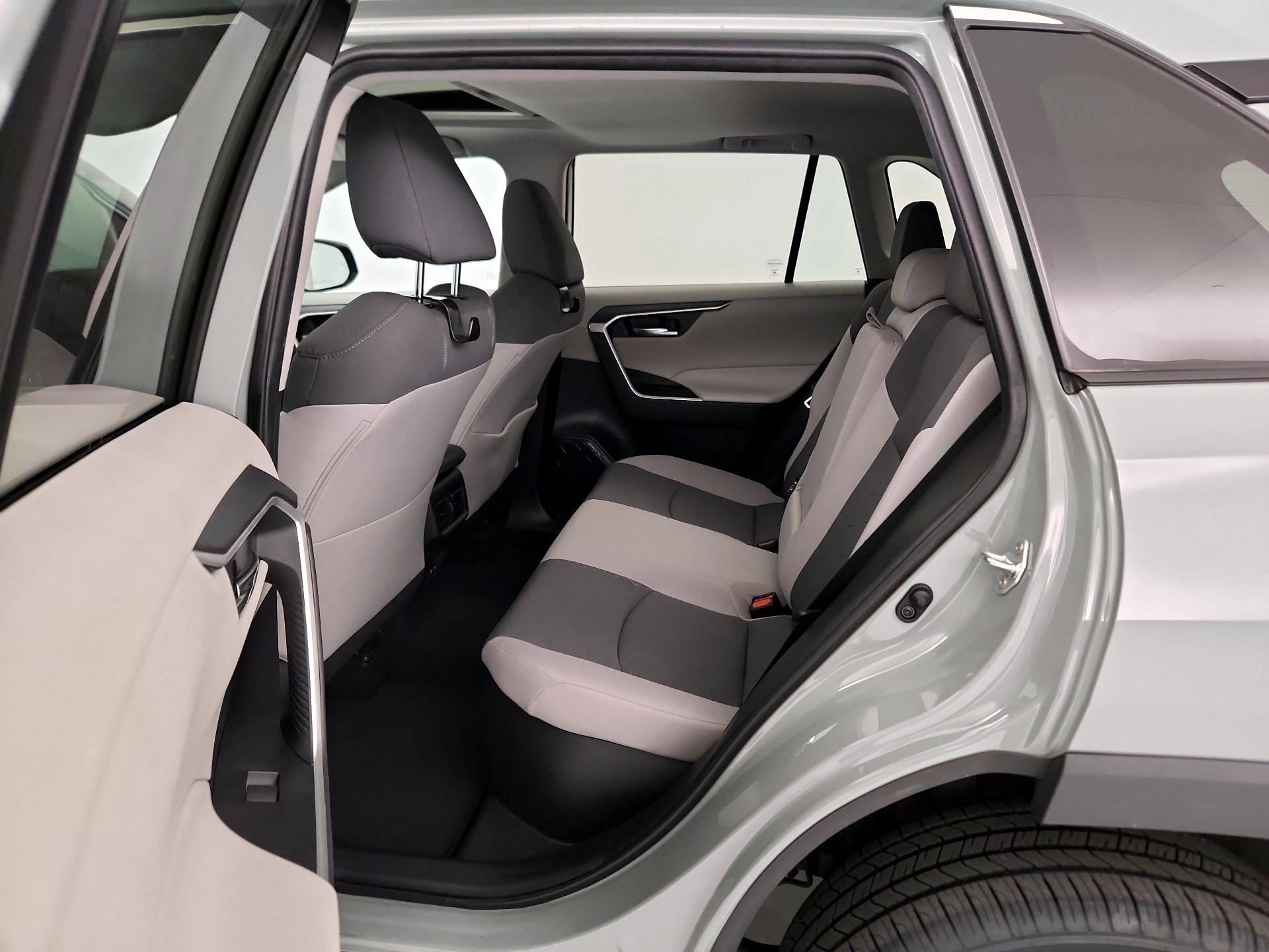 Thumbnail: 2021 Toyota RAV4 - 20