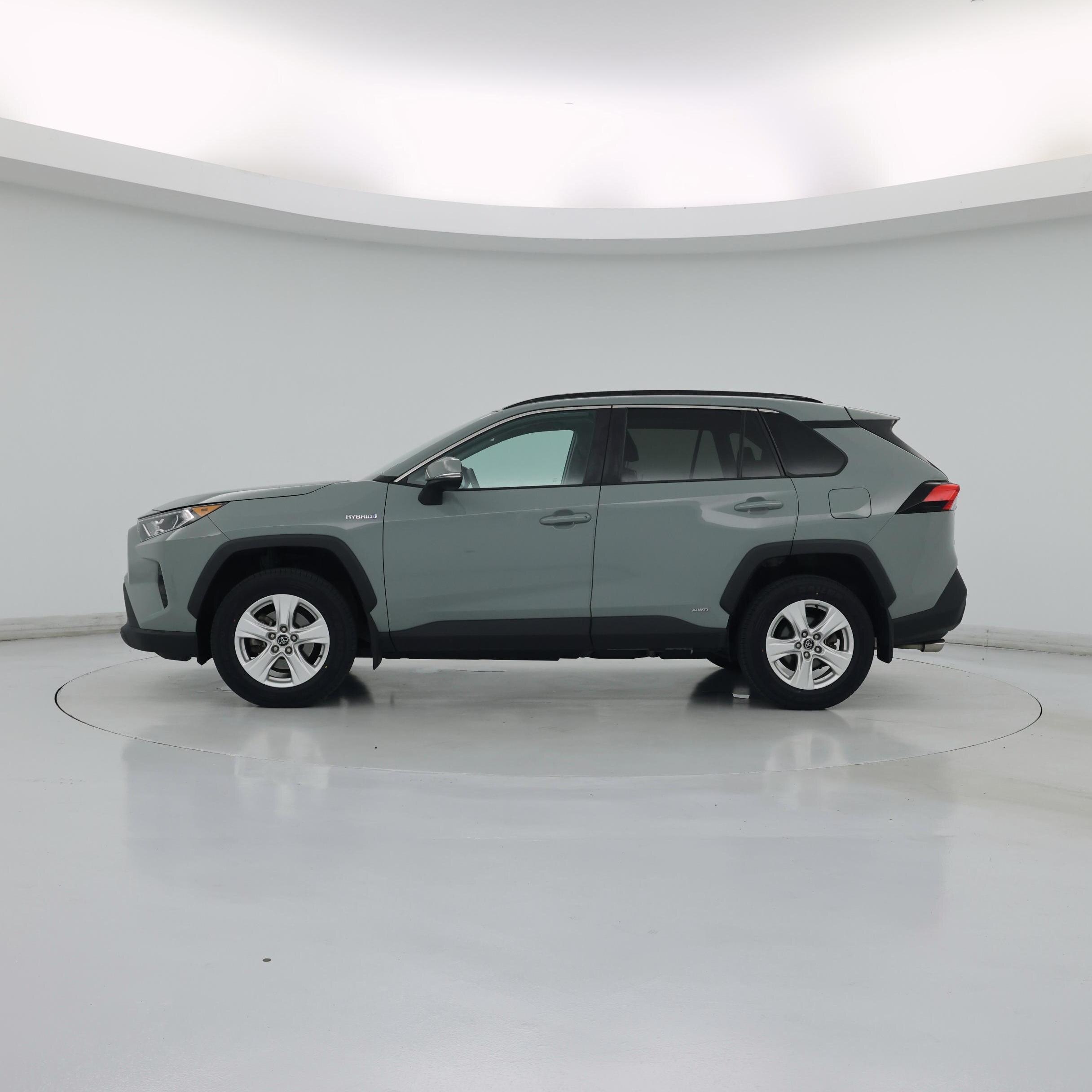 Thumbnail: 2021 Toyota RAV4 - 3