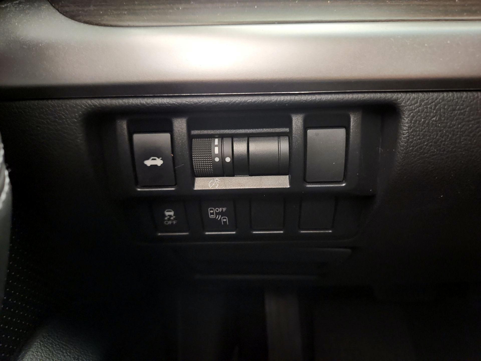 Thumbnail: 2015 Subaru Legacy - 13