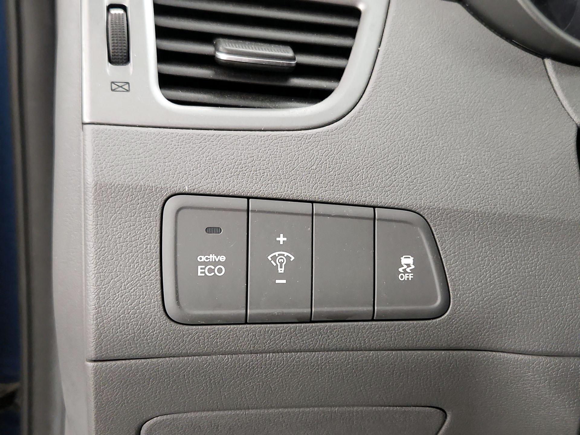 Thumbnail: 2016 Hyundai Elantra - 13