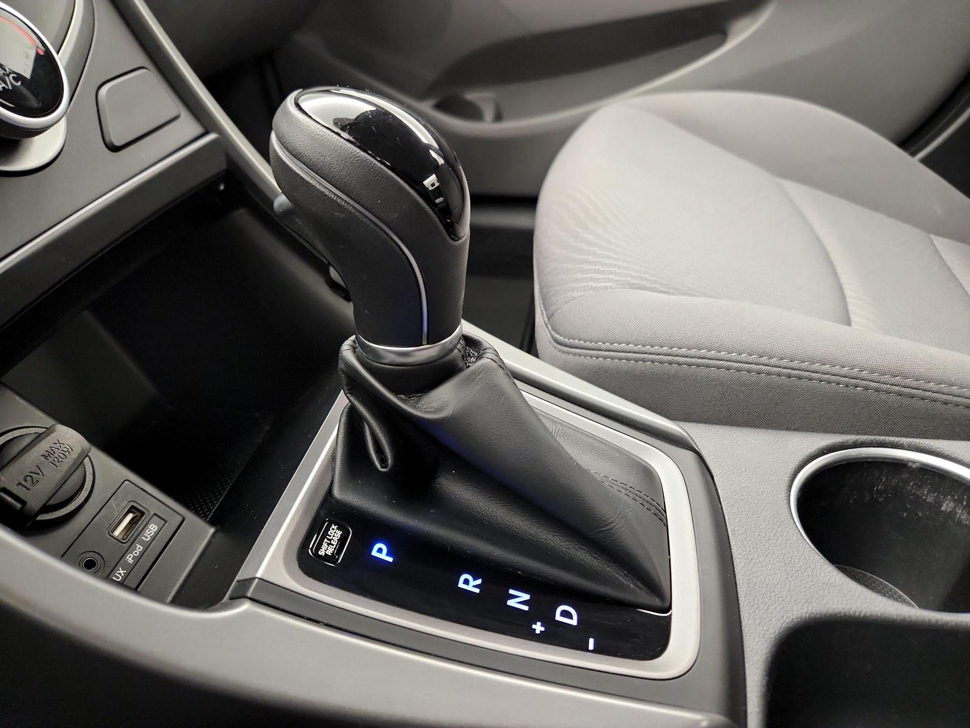 Thumbnail: 2016 Hyundai Elantra - 16