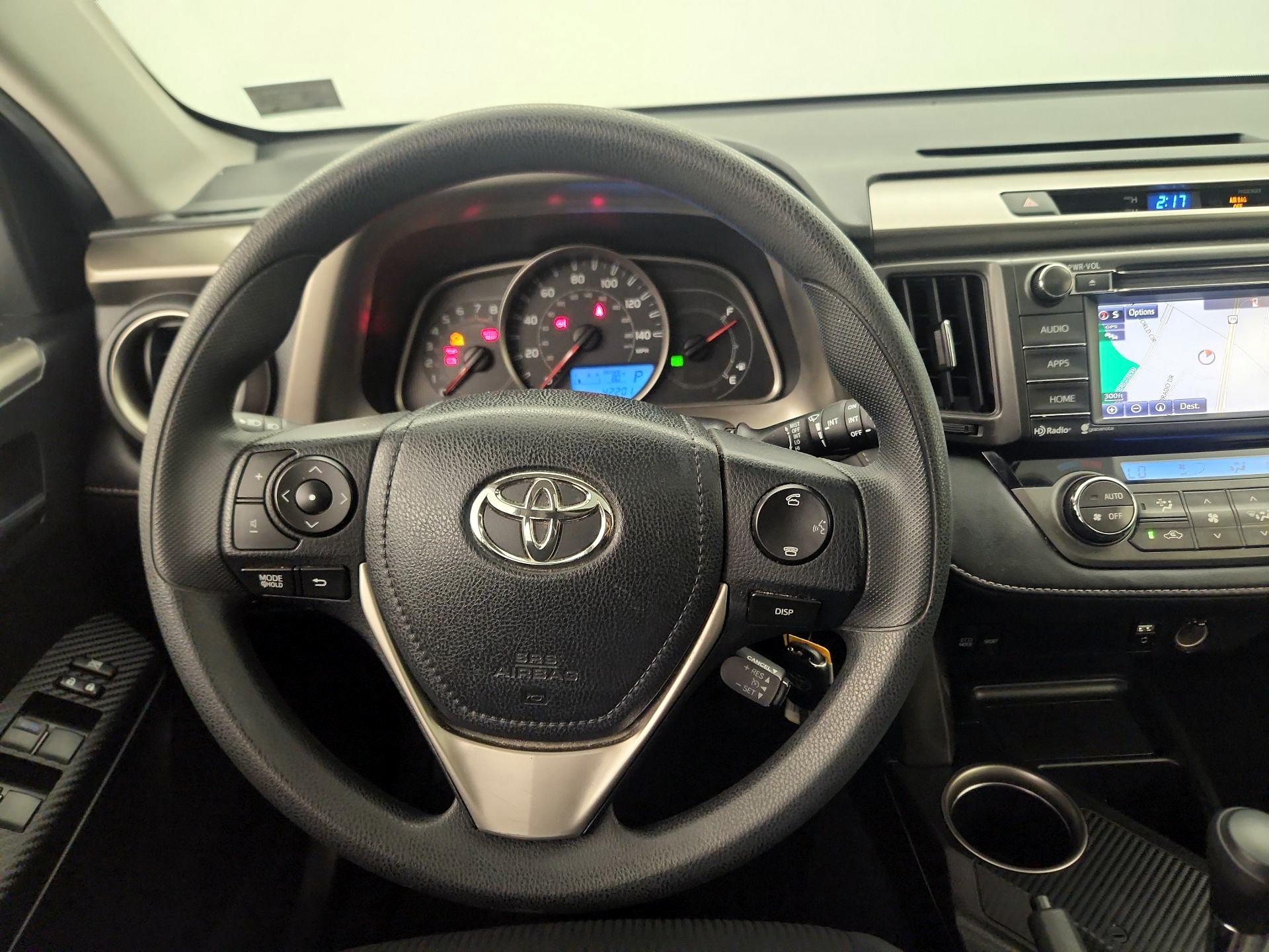 Thumbnail: 2015 Toyota RAV4 - 10
