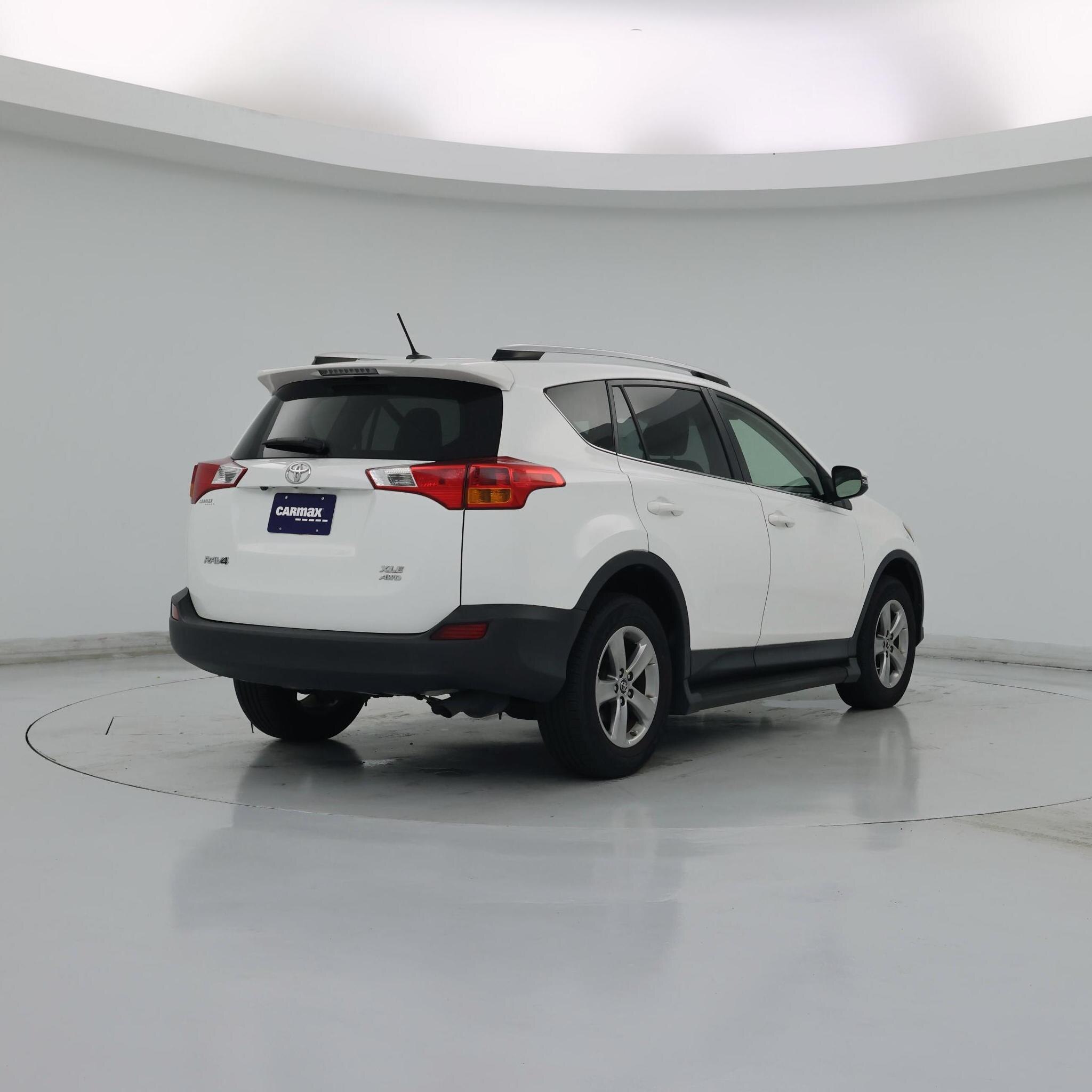 Thumbnail: 2015 Toyota RAV4 - 8