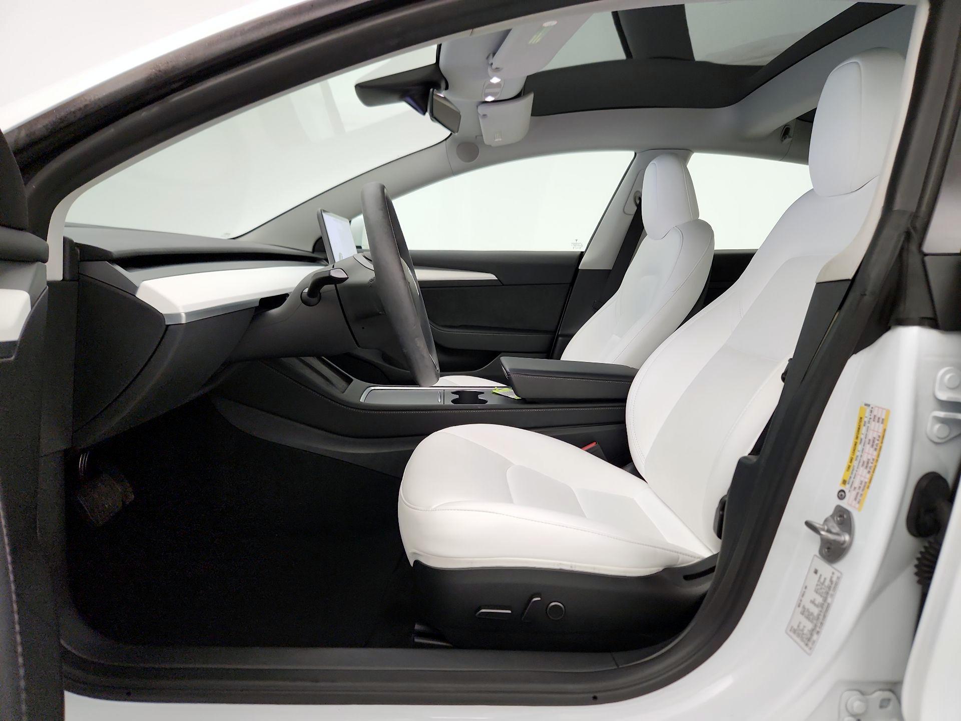 Thumbnail: 2023 Tesla Model 3 - 11