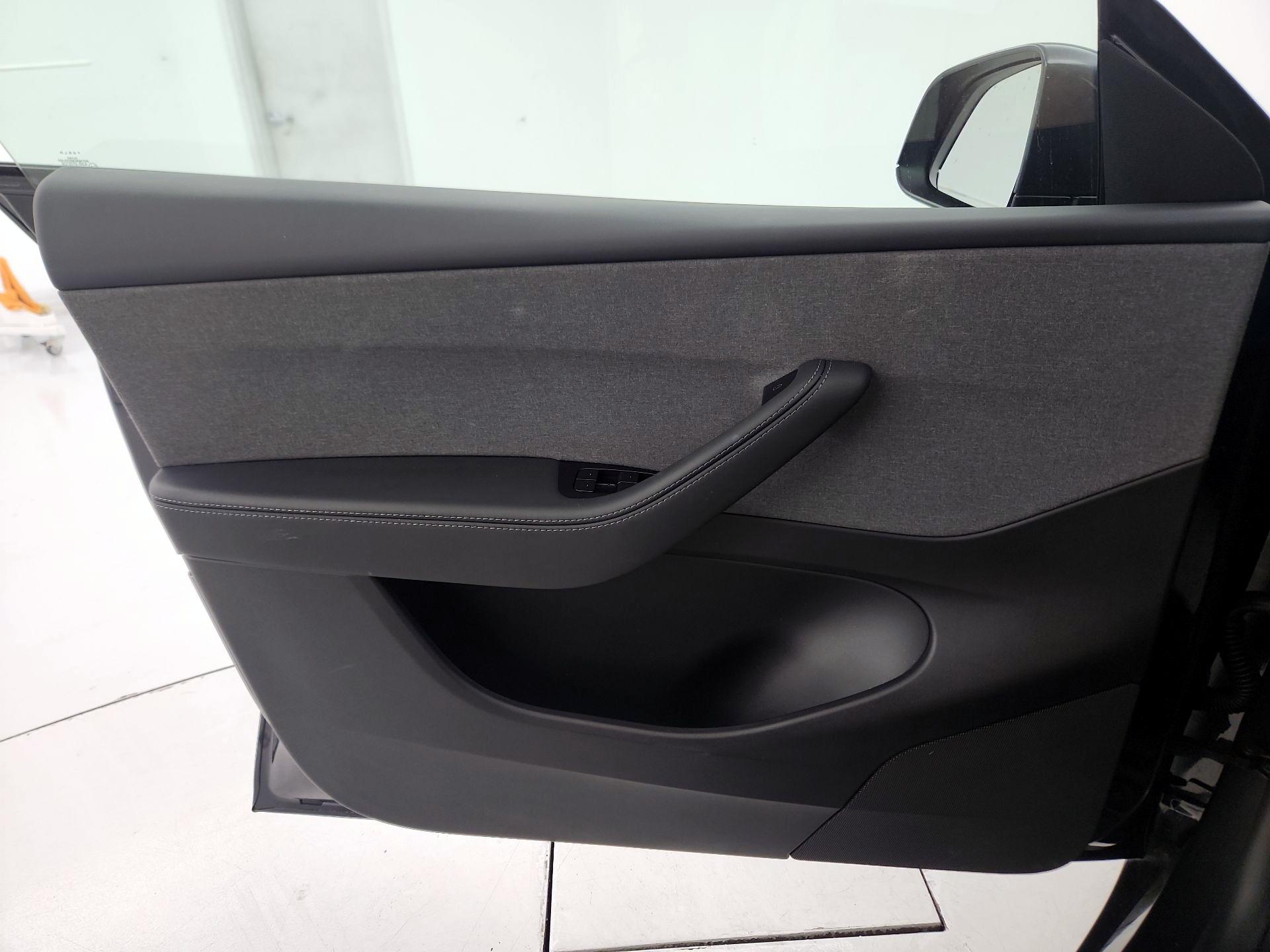 Thumbnail: 2026 Tesla Model Y - 12