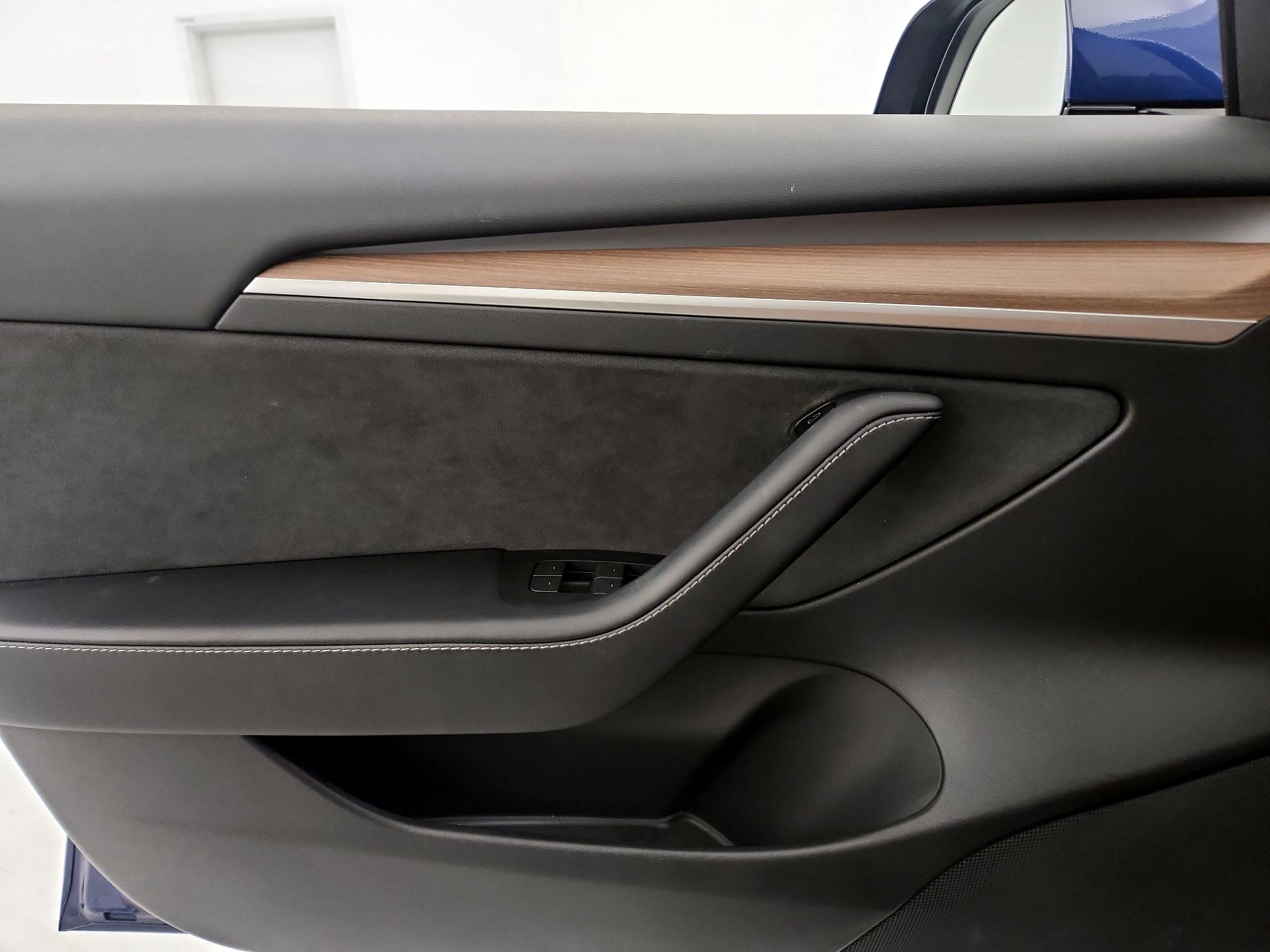 Thumbnail: 2023 Tesla Model 3 - 12