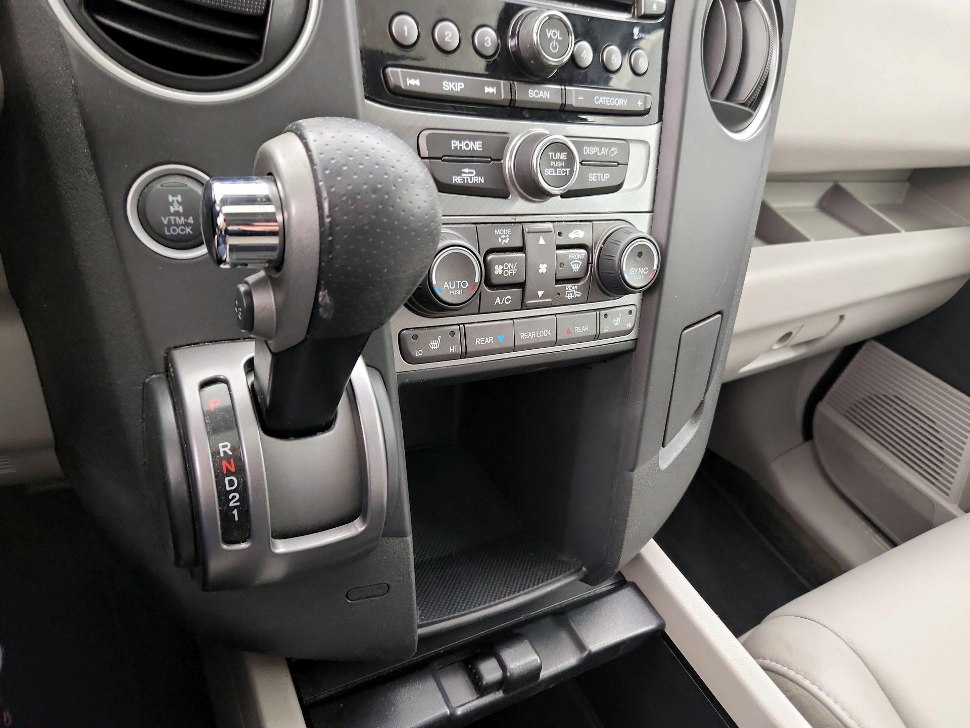 Thumbnail: 2015 Honda Pilot - 17
