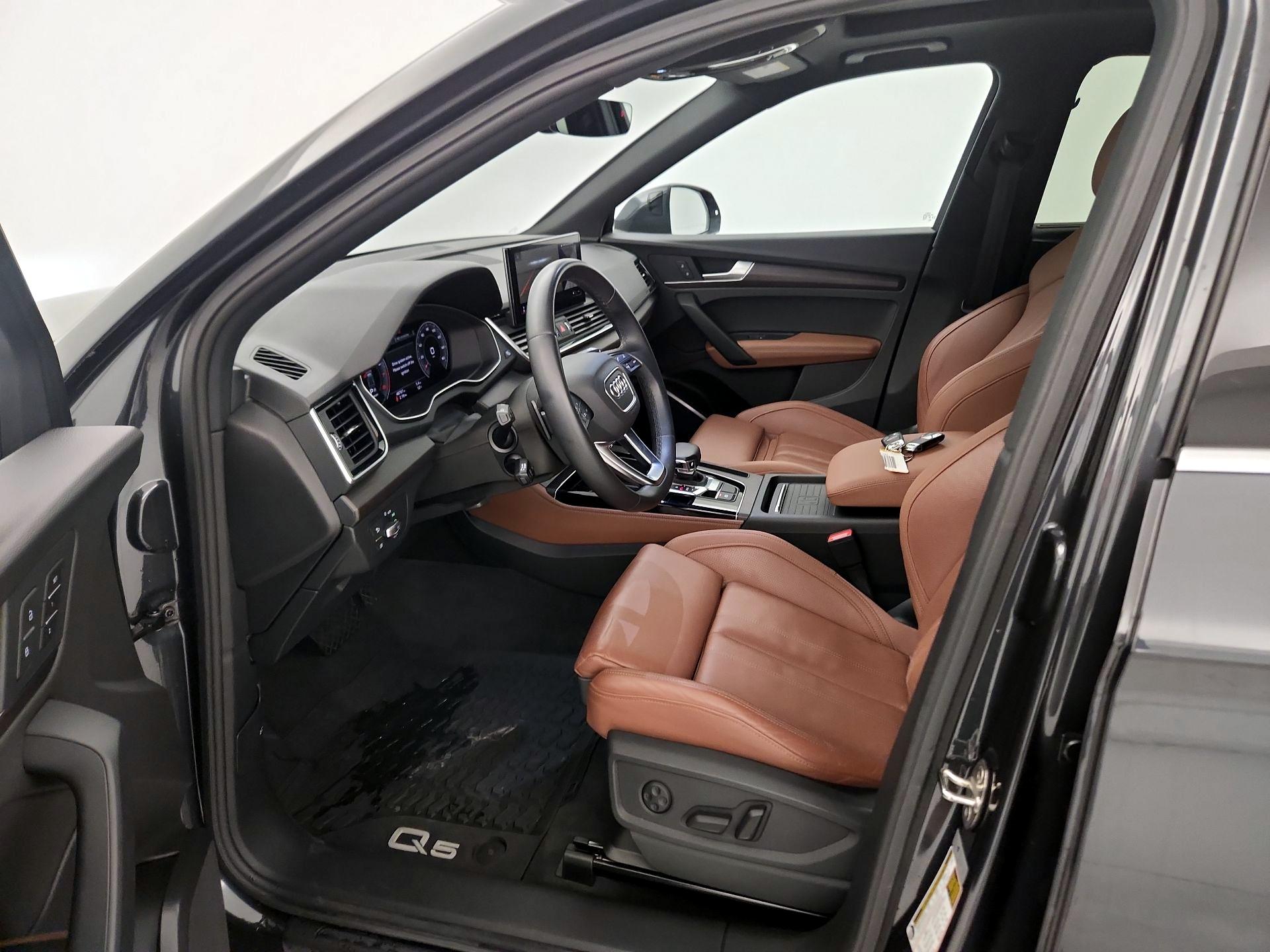 Thumbnail: 2021 Audi Q5 - 11