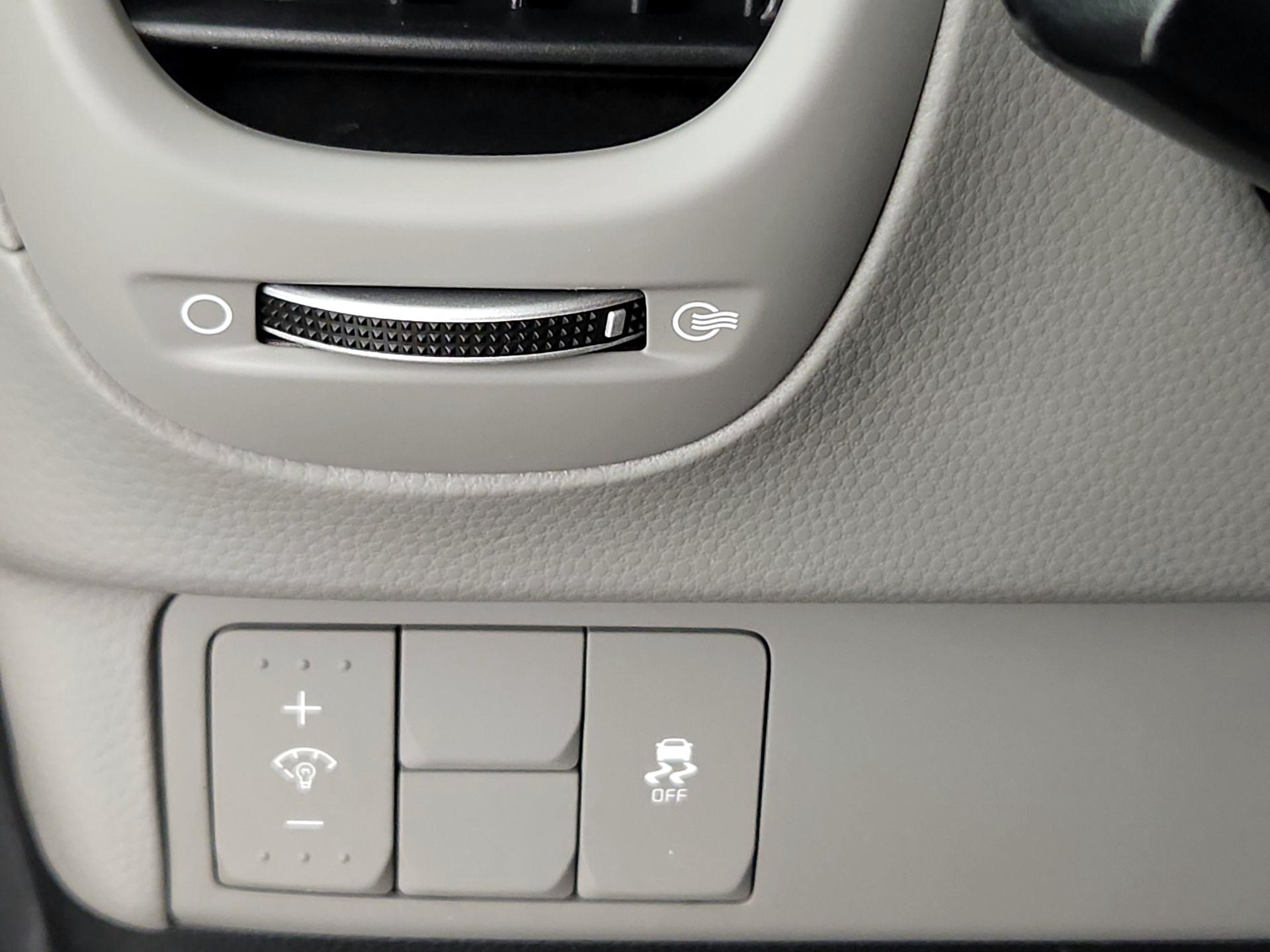 Thumbnail: 2018 Kia Soul - 13