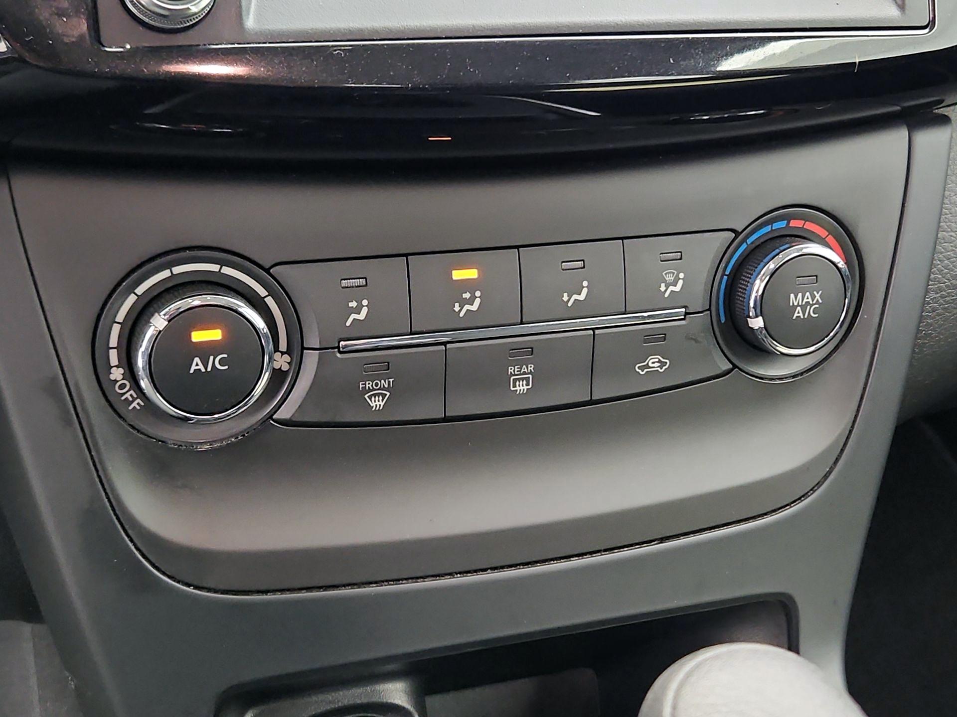 Thumbnail: 2019 Nissan Sentra - 16