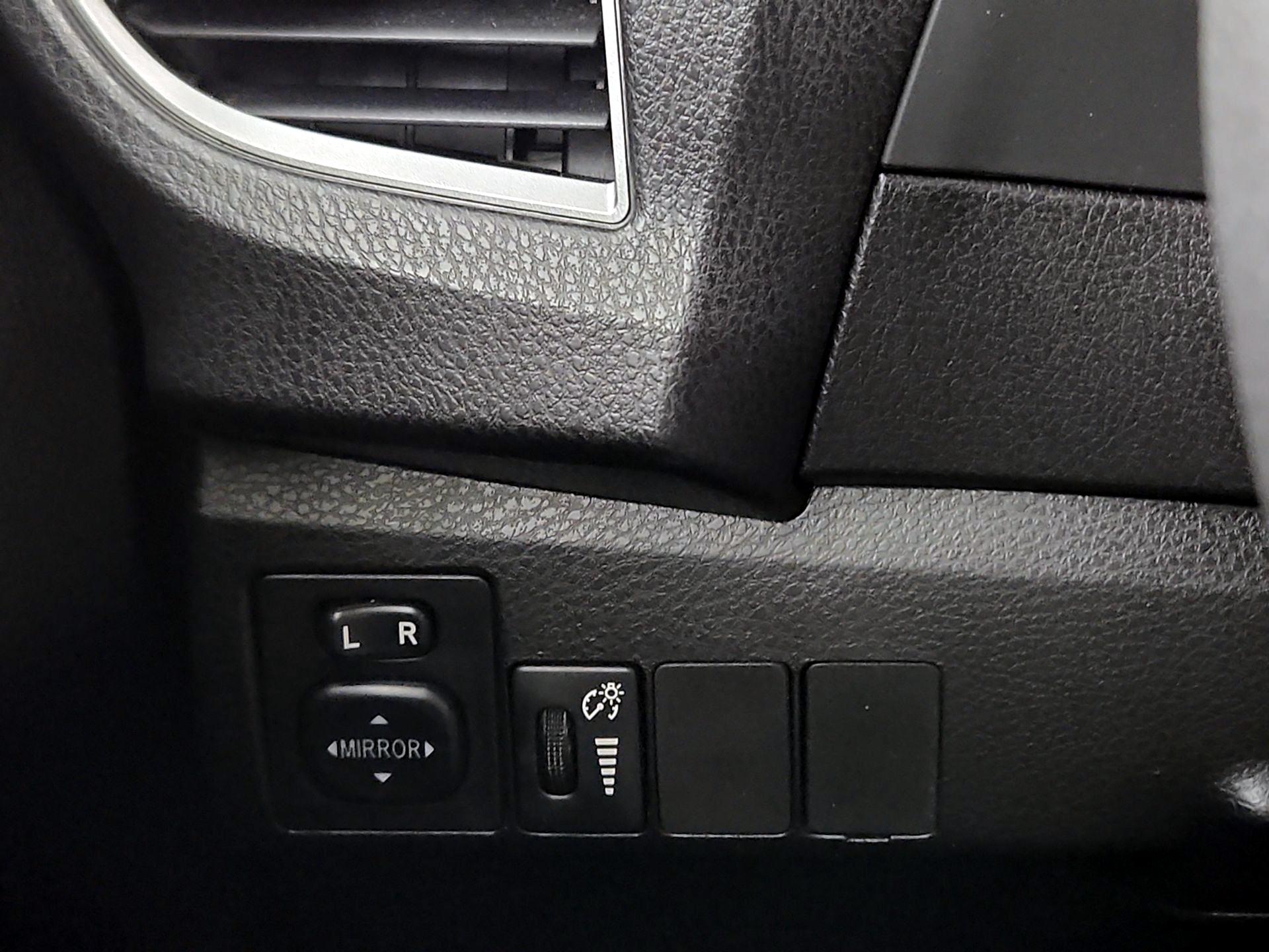Thumbnail: 2016 Toyota Corolla - 13