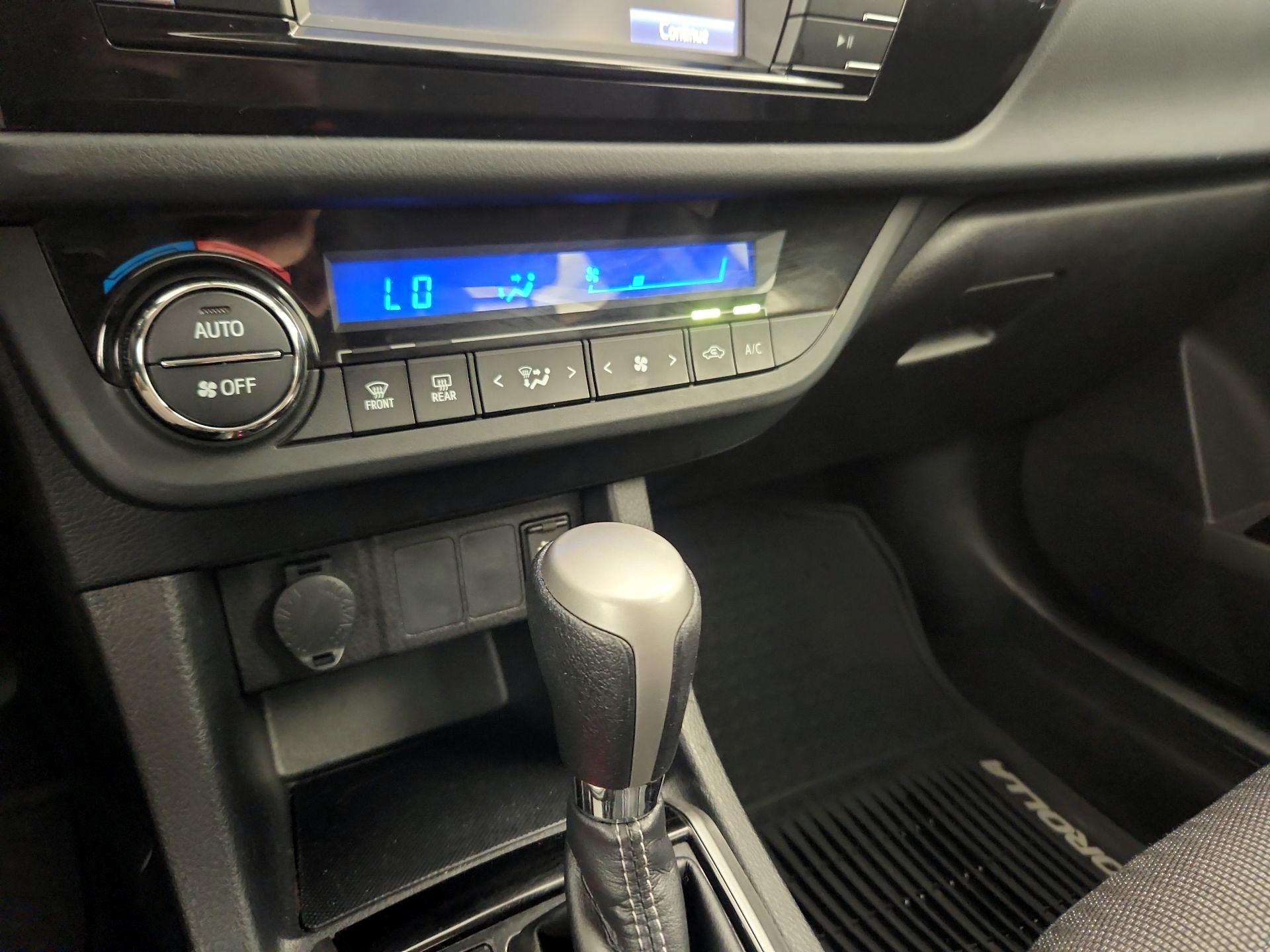 Thumbnail: 2016 Toyota Corolla - 16