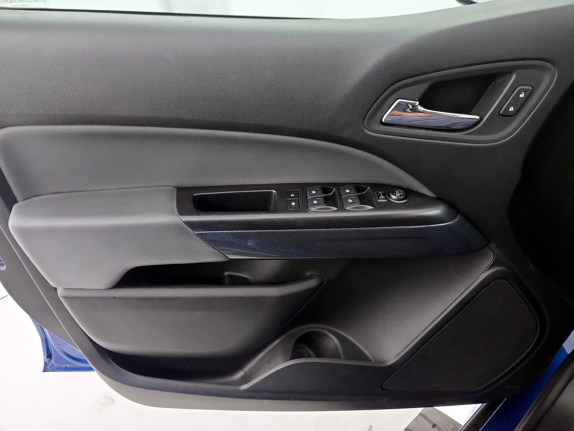 Thumbnail: 2019 Chevrolet Colorado - 12