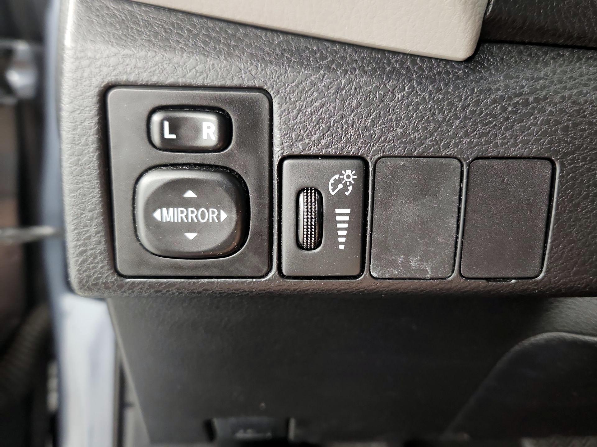 Thumbnail: 2014 Toyota Corolla - 13