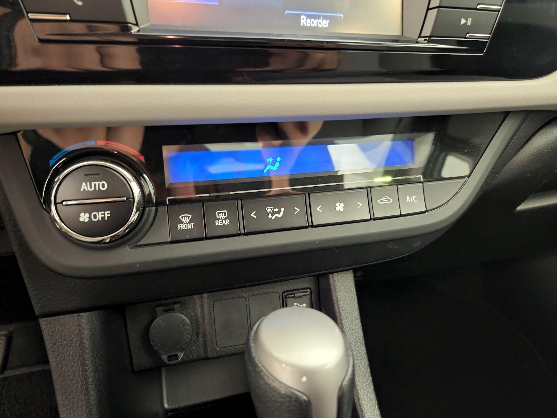 Thumbnail: 2014 Toyota Corolla - 16