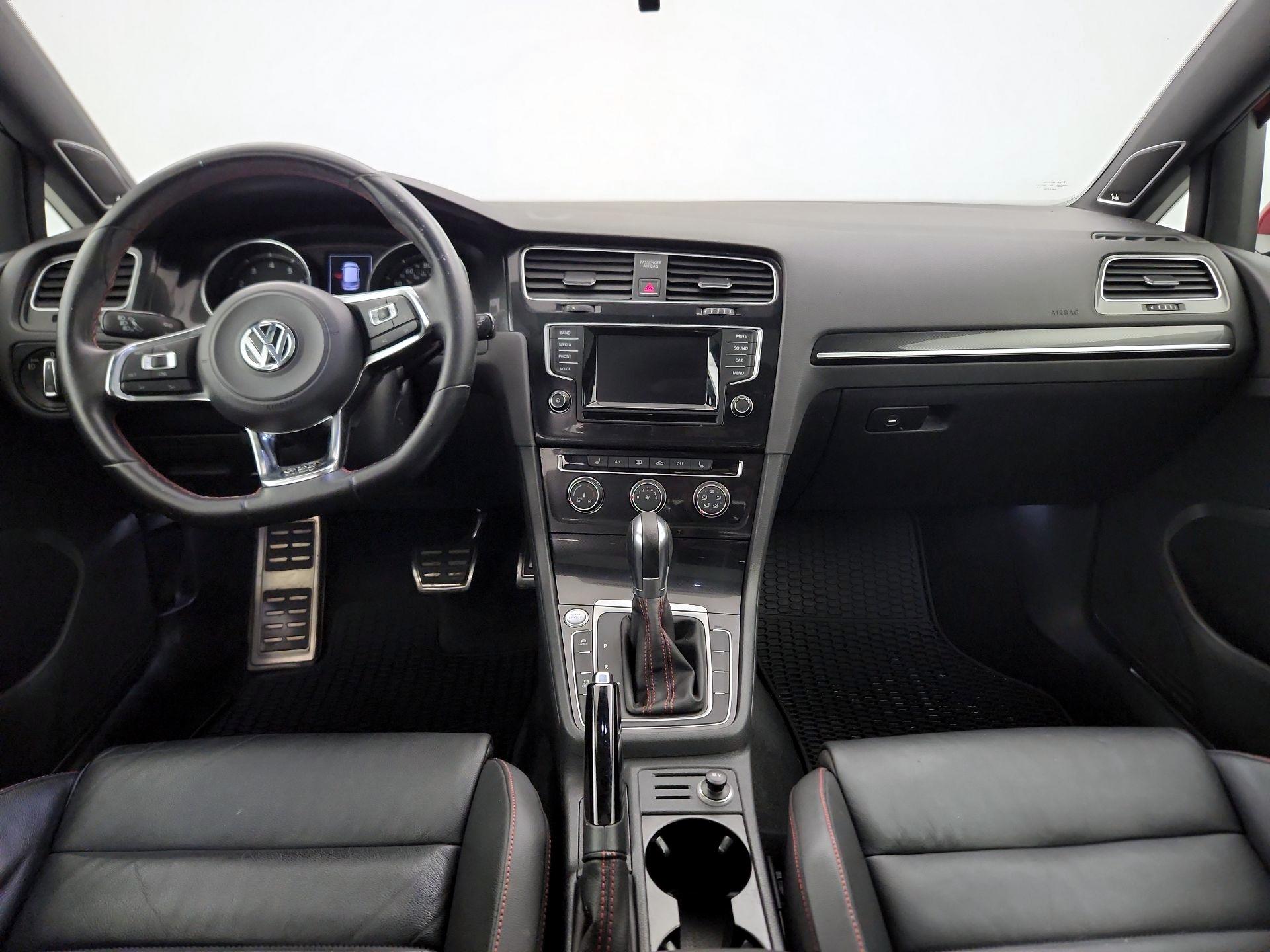 Thumbnail: 2015 Volkswagen Golf - 9