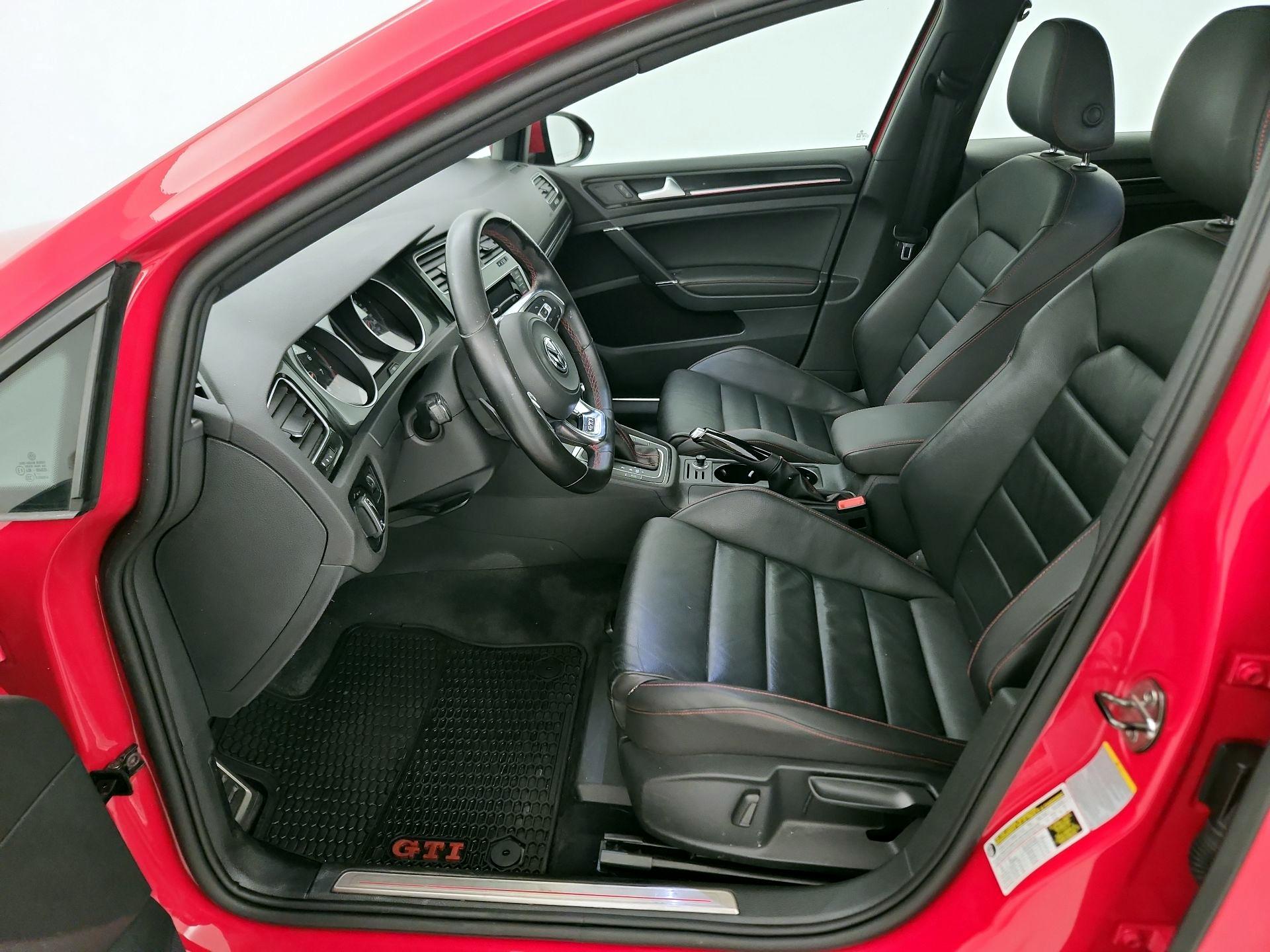 Thumbnail: 2015 Volkswagen Golf - 11
