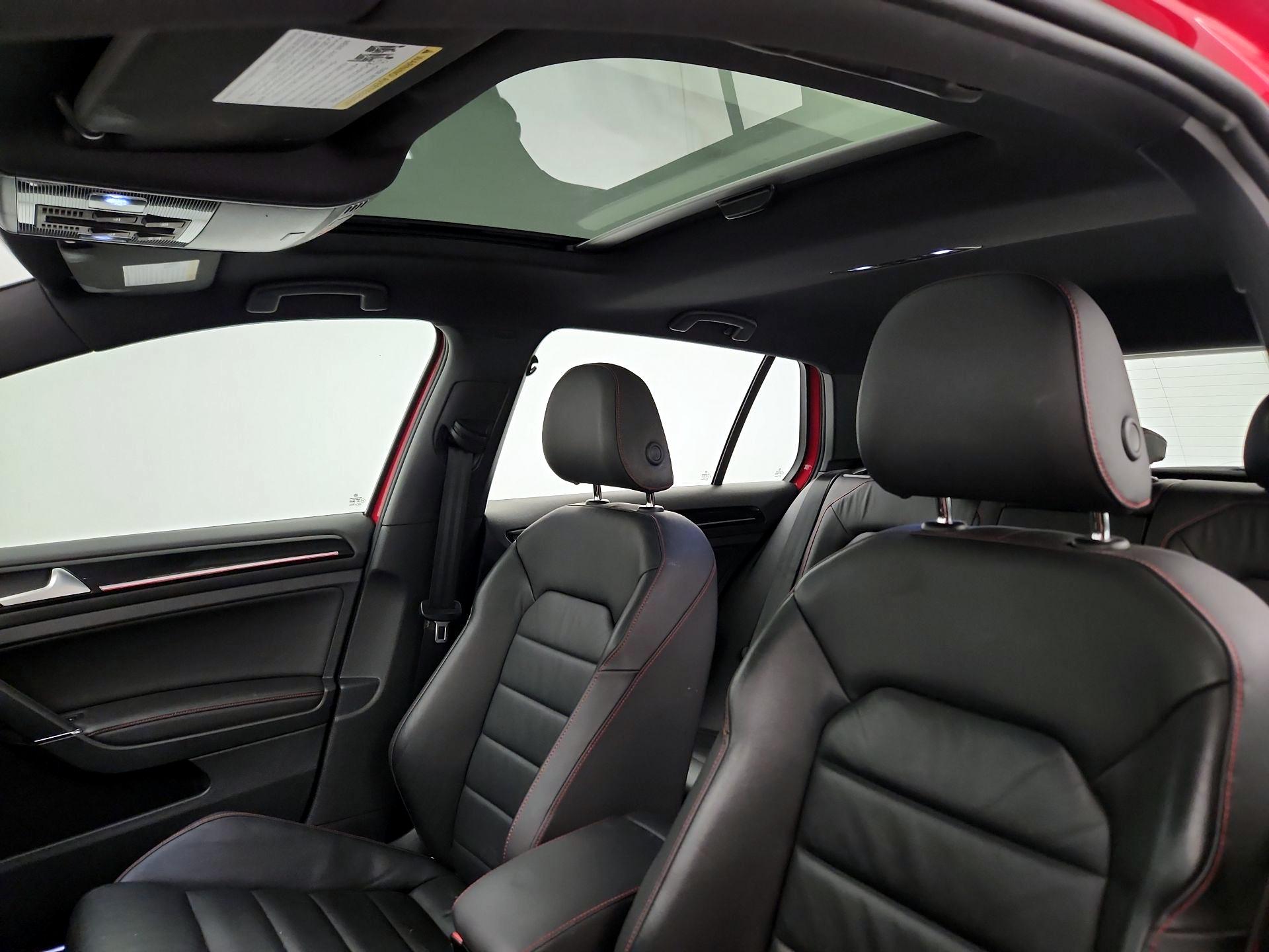 Thumbnail: 2015 Volkswagen Golf - 19