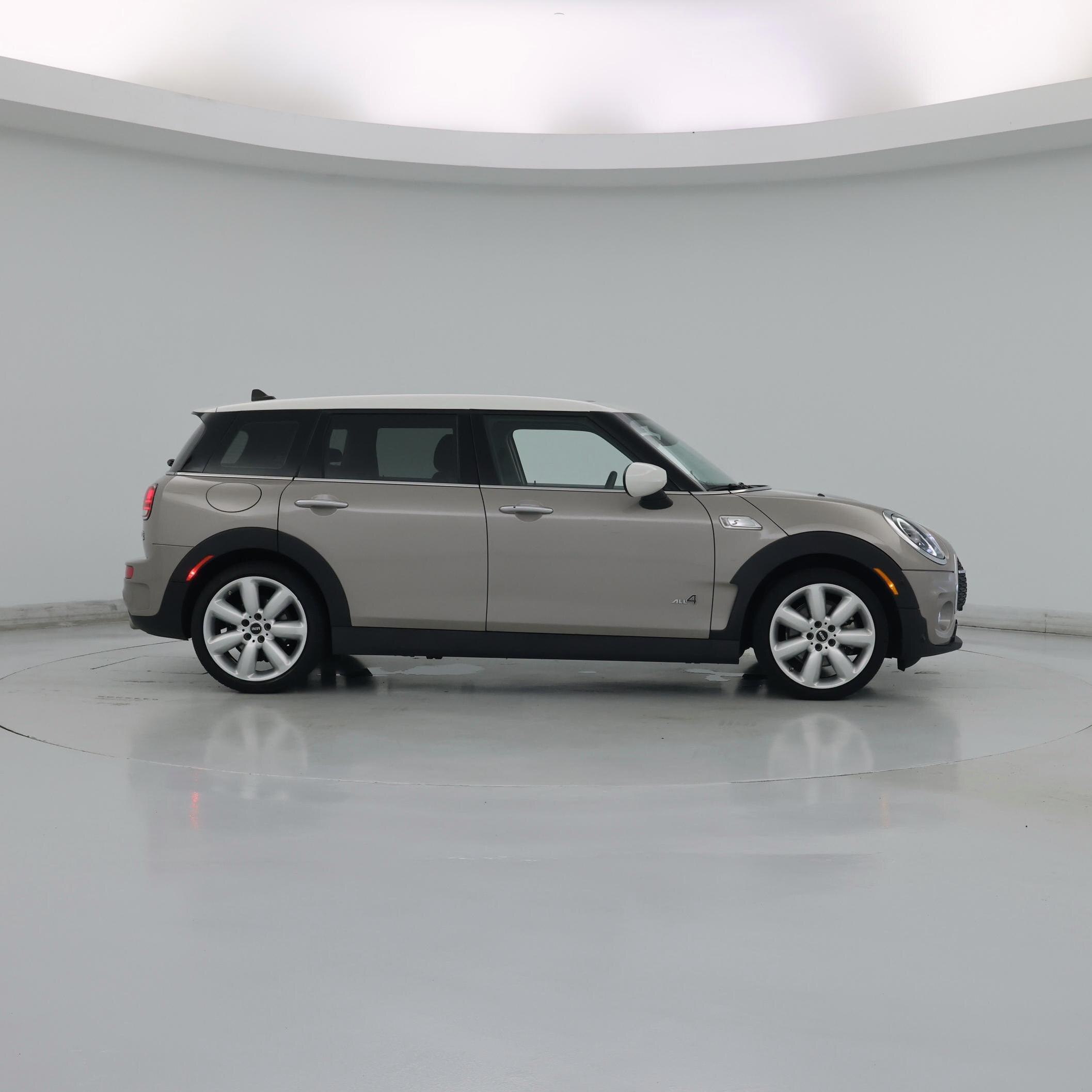 Thumbnail: 2022 MINI Cooper Clubman - 7