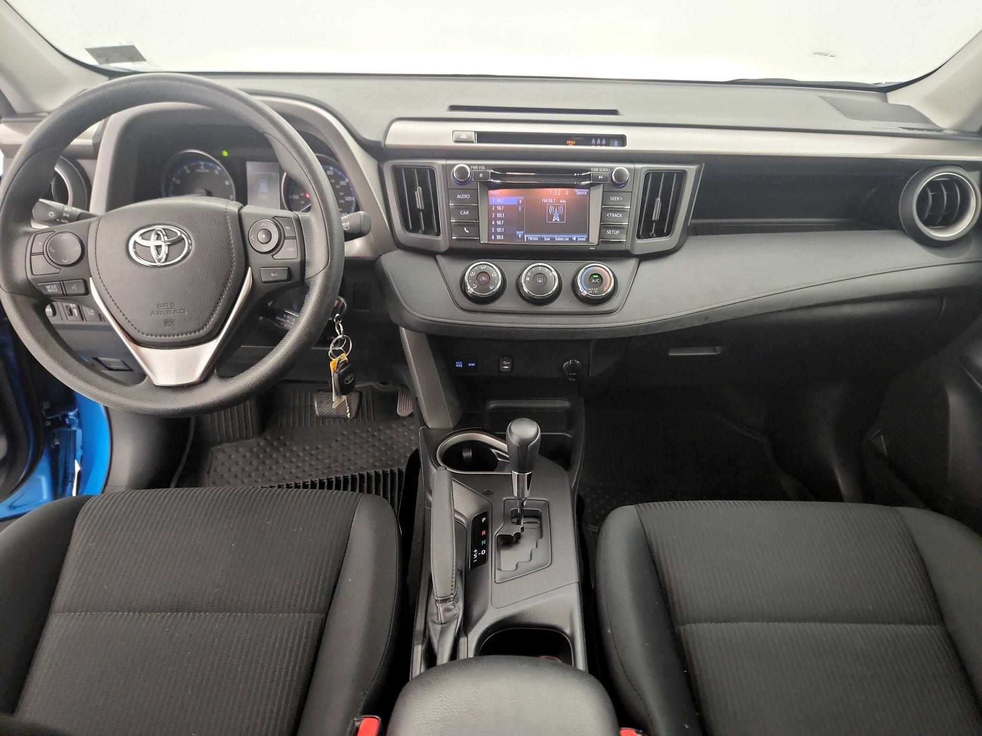 Thumbnail: 2018 Toyota RAV4 - 9