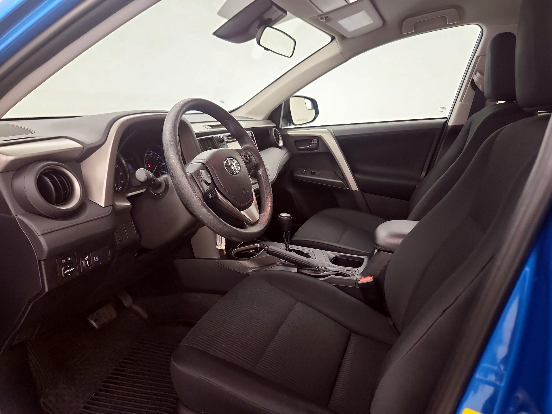 Thumbnail: 2018 Toyota RAV4 - 11