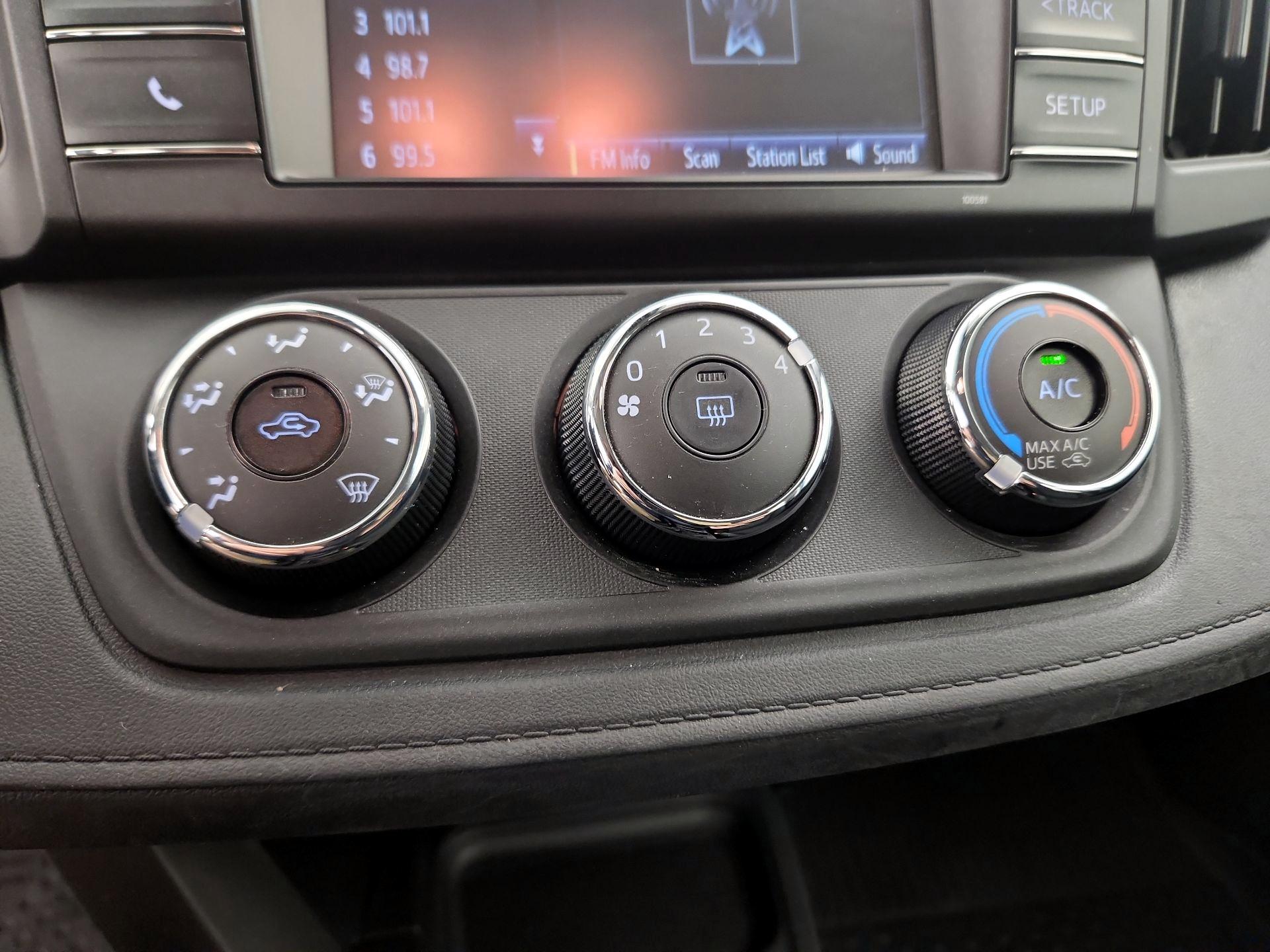 Thumbnail: 2018 Toyota RAV4 - 16