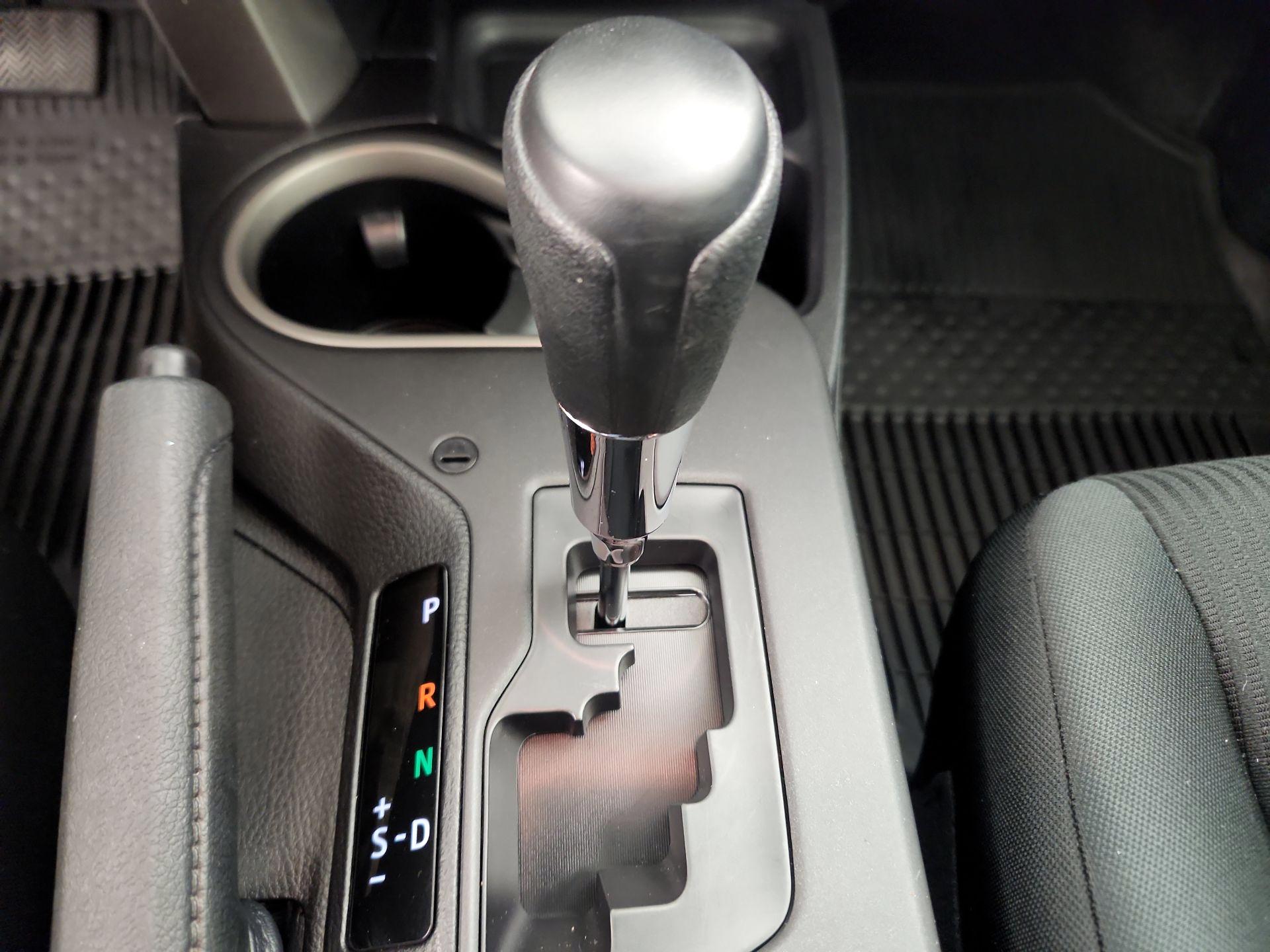 Thumbnail: 2018 Toyota RAV4 - 17