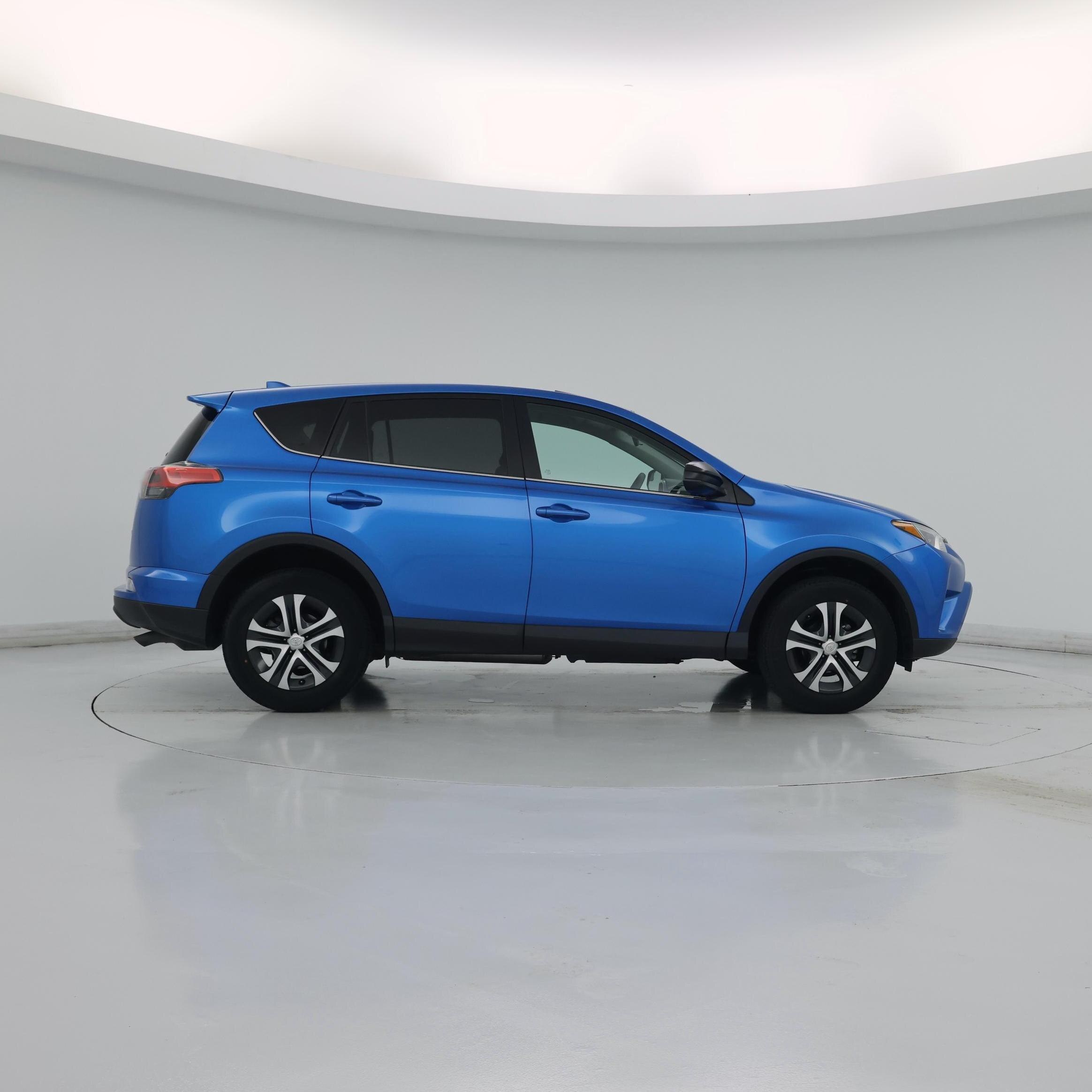 Thumbnail: 2018 Toyota RAV4 - 7