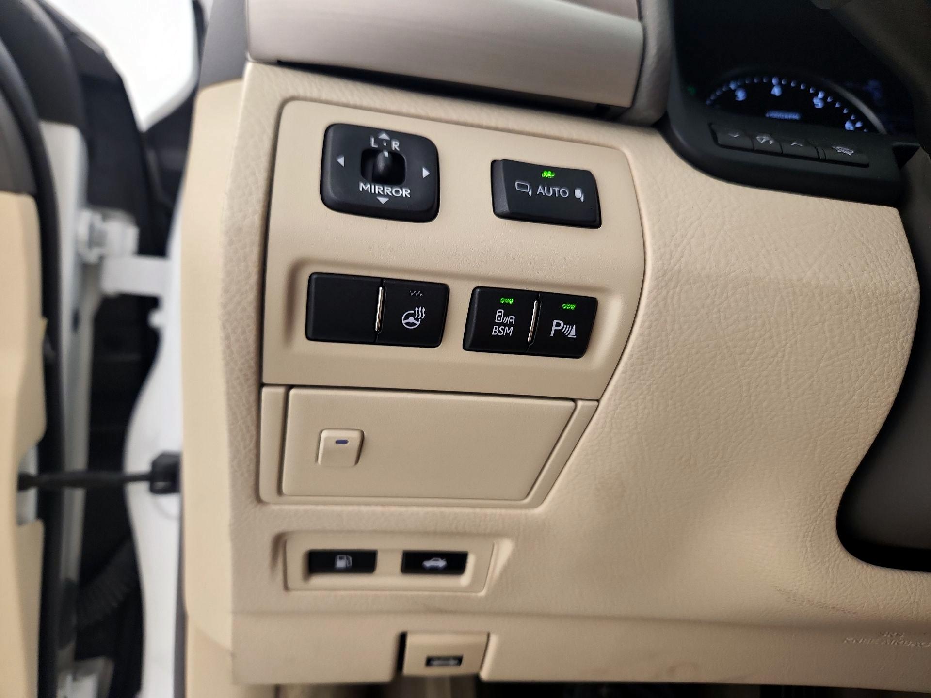 Thumbnail: 2014 Lexus LS - 13