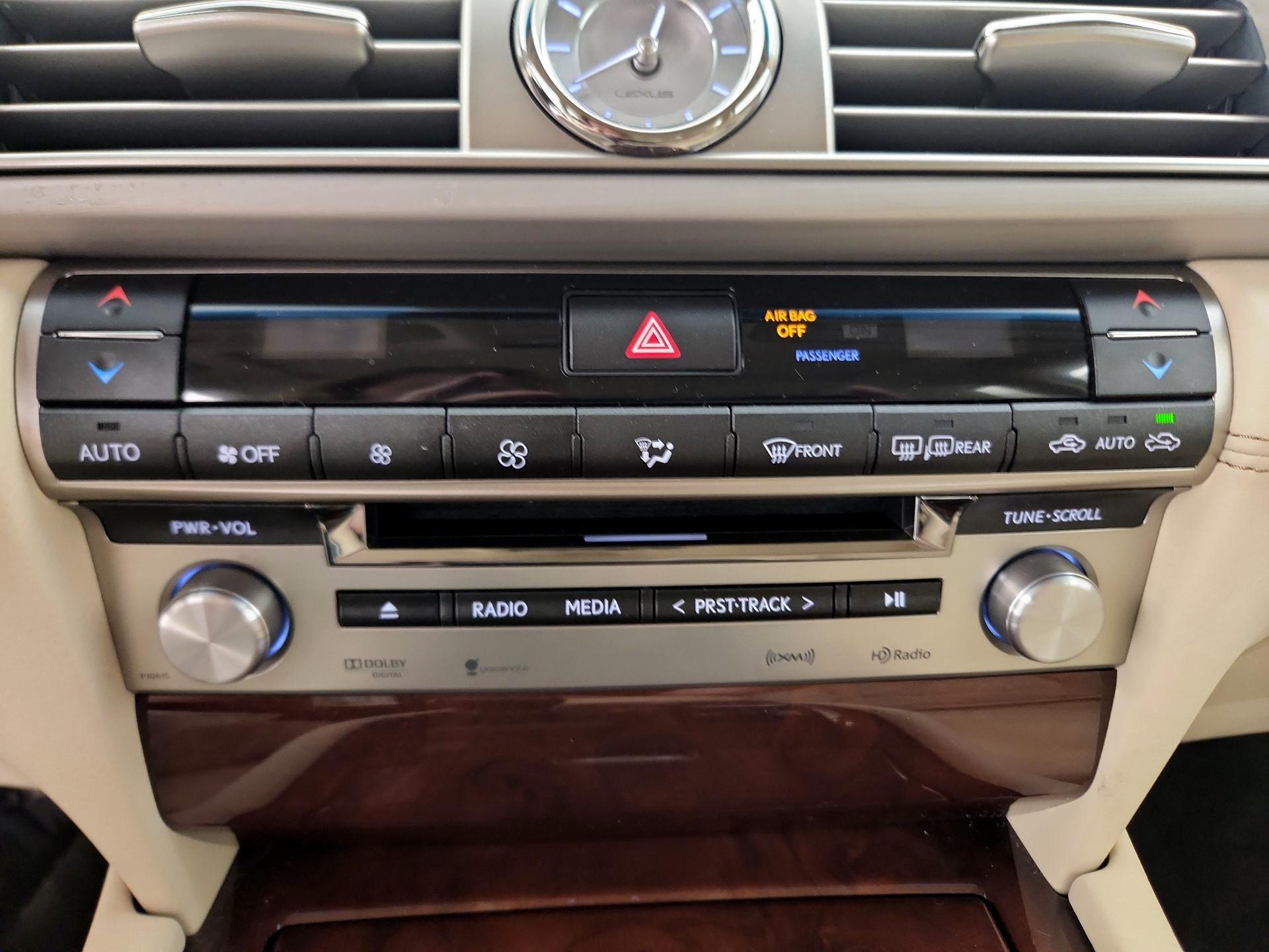 Thumbnail: 2014 Lexus LS - 17