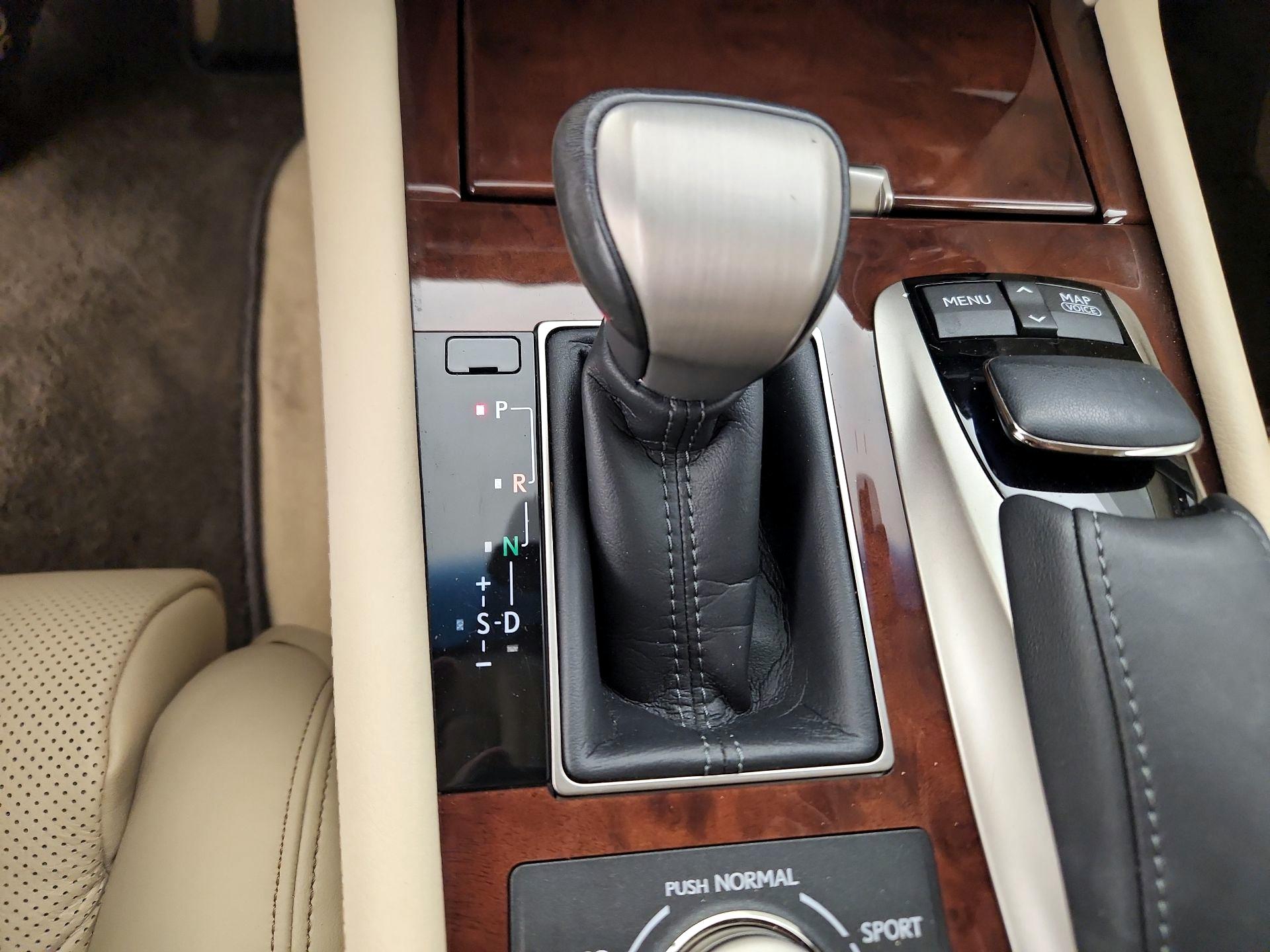 Thumbnail: 2014 Lexus LS - 18