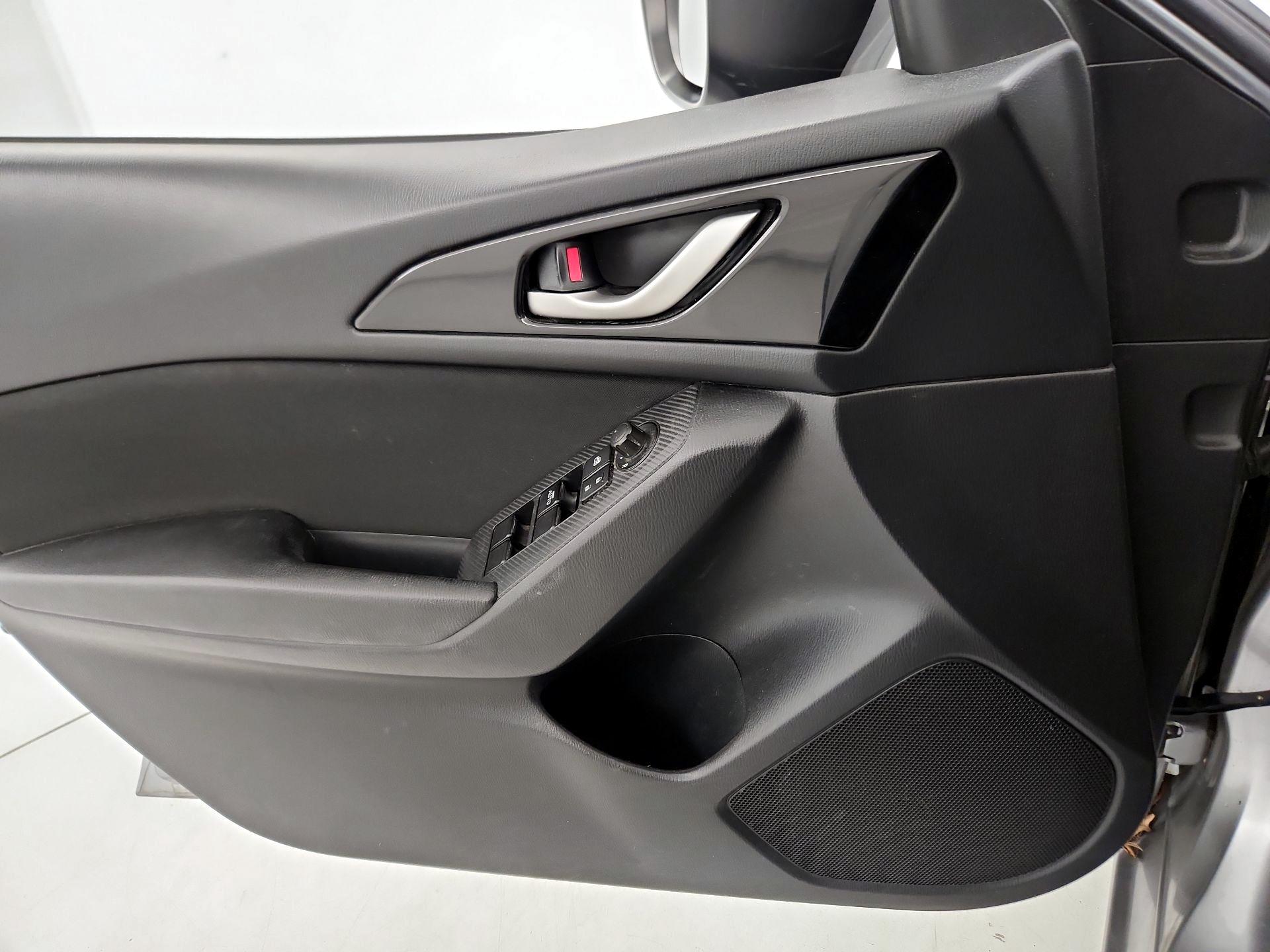 Thumbnail: 2016 Mazda Mazda3 - 12