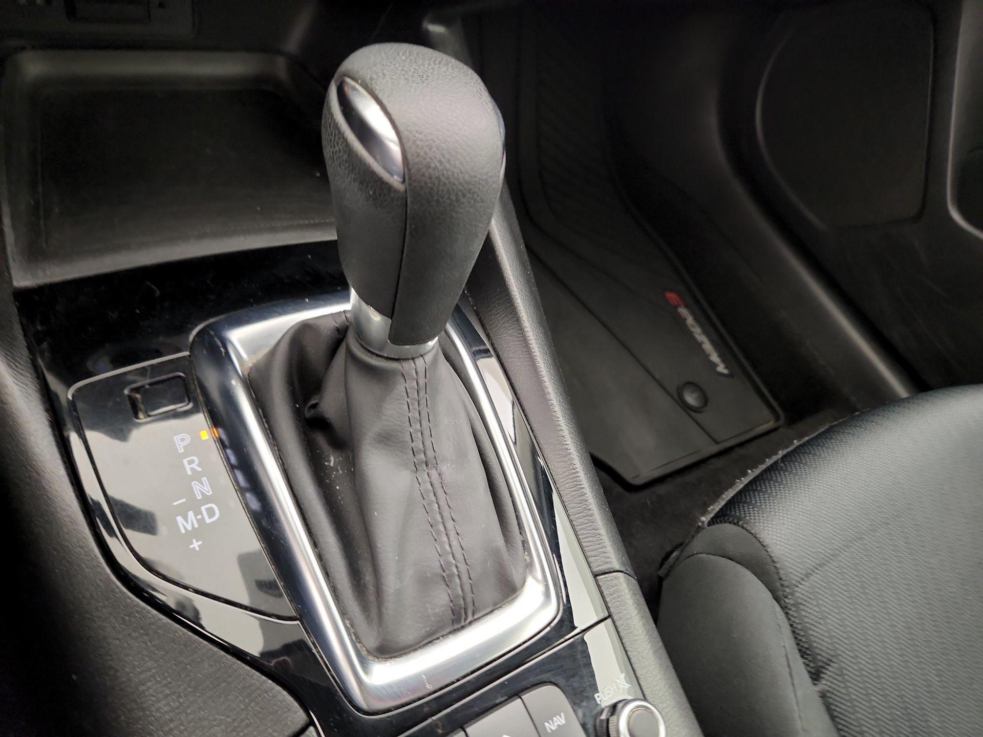 Thumbnail: 2016 Mazda Mazda3 - 18