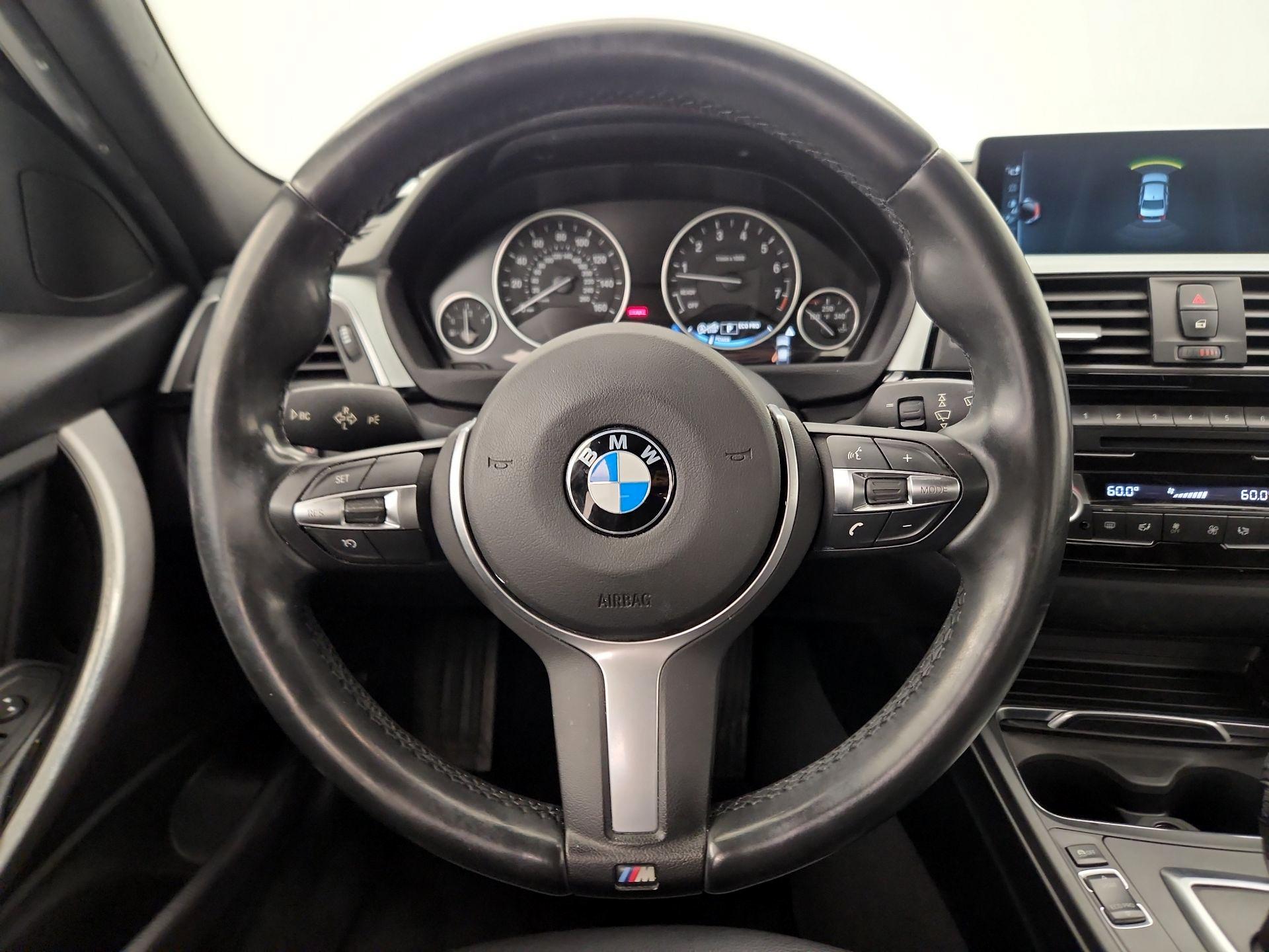 Thumbnail: 2017 BMW 3 Series - 10