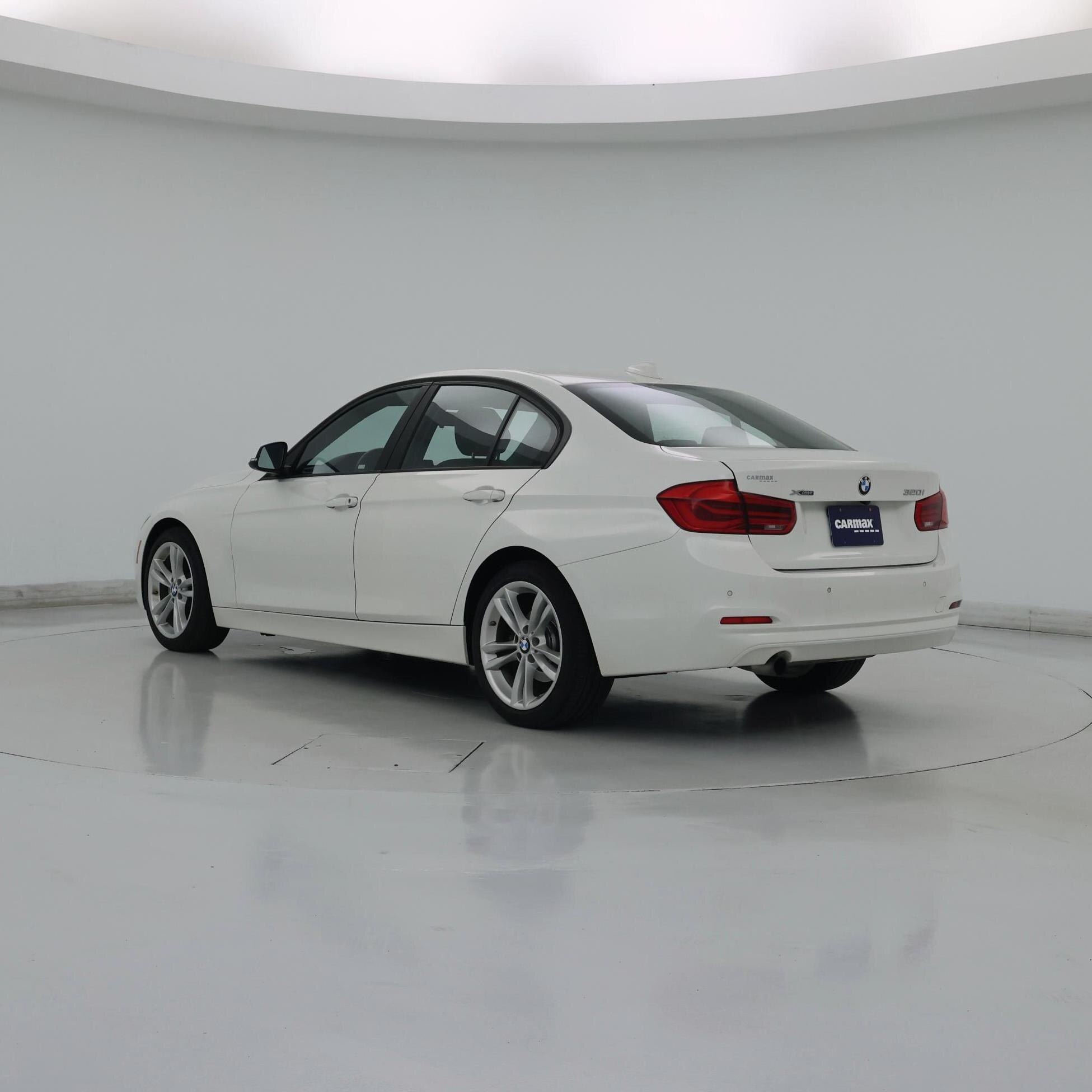 Thumbnail: 2017 BMW 3 Series - 2