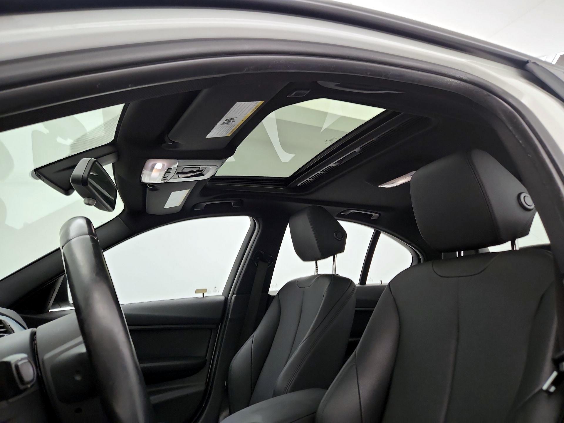 Thumbnail: 2017 BMW 3 Series - 20