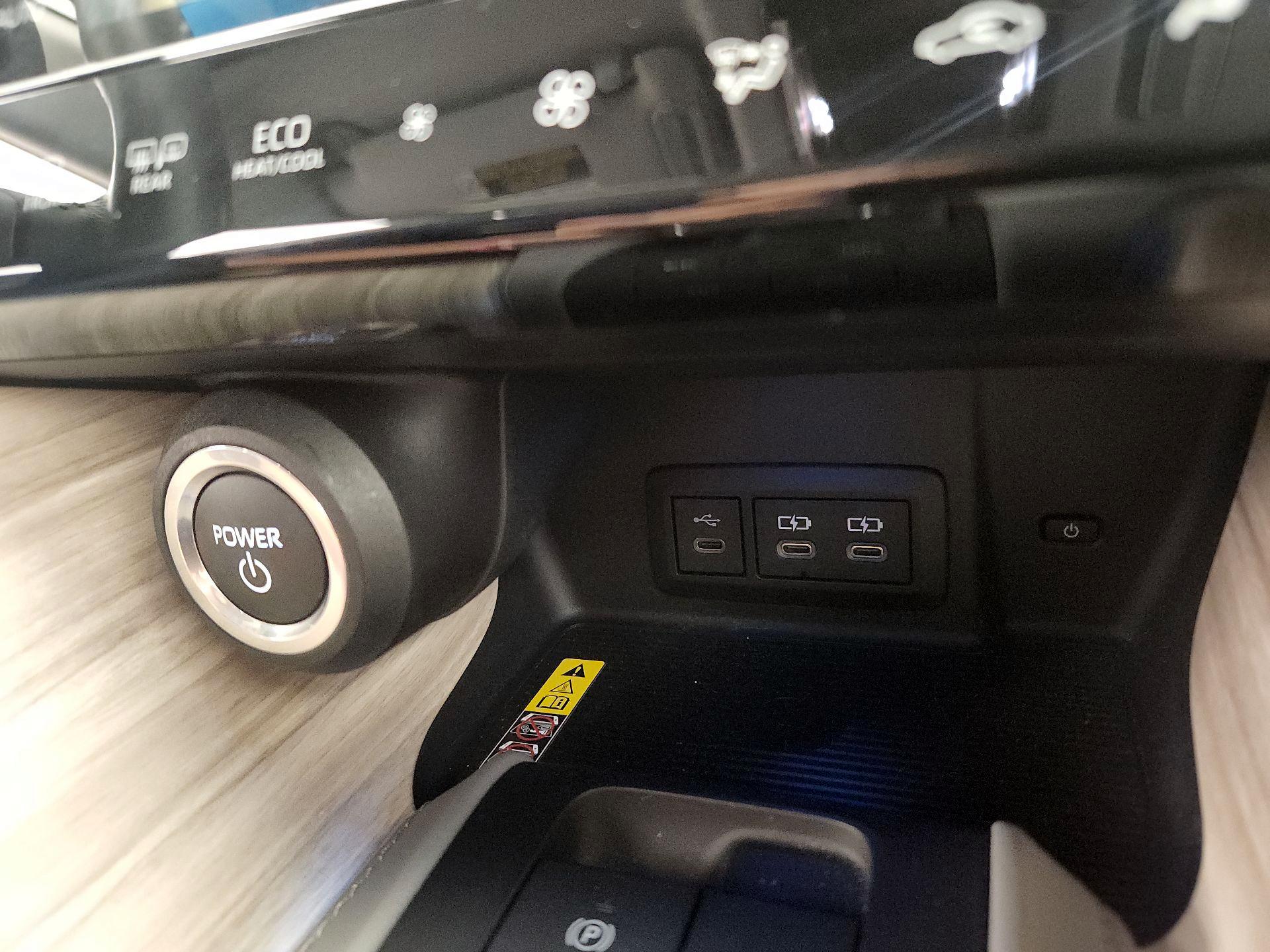 Thumbnail: 2024 Toyota Venza - 18