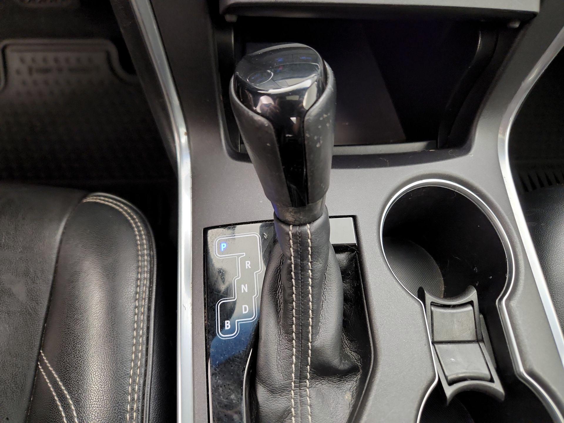 Thumbnail: 2015 Toyota Camry - 17