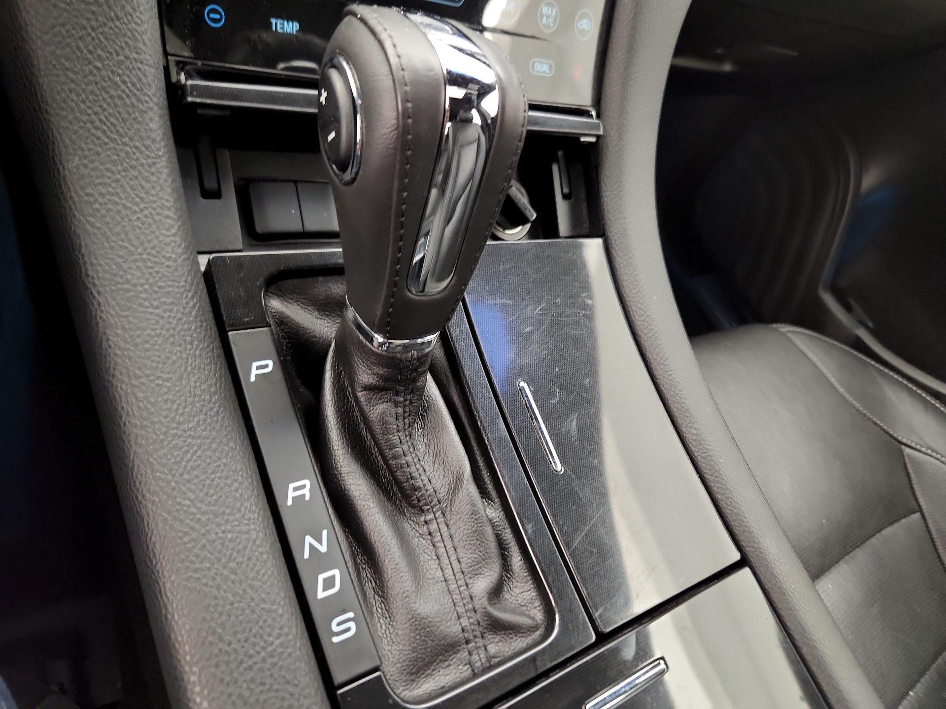 Thumbnail: 2014 Ford Taurus - 18