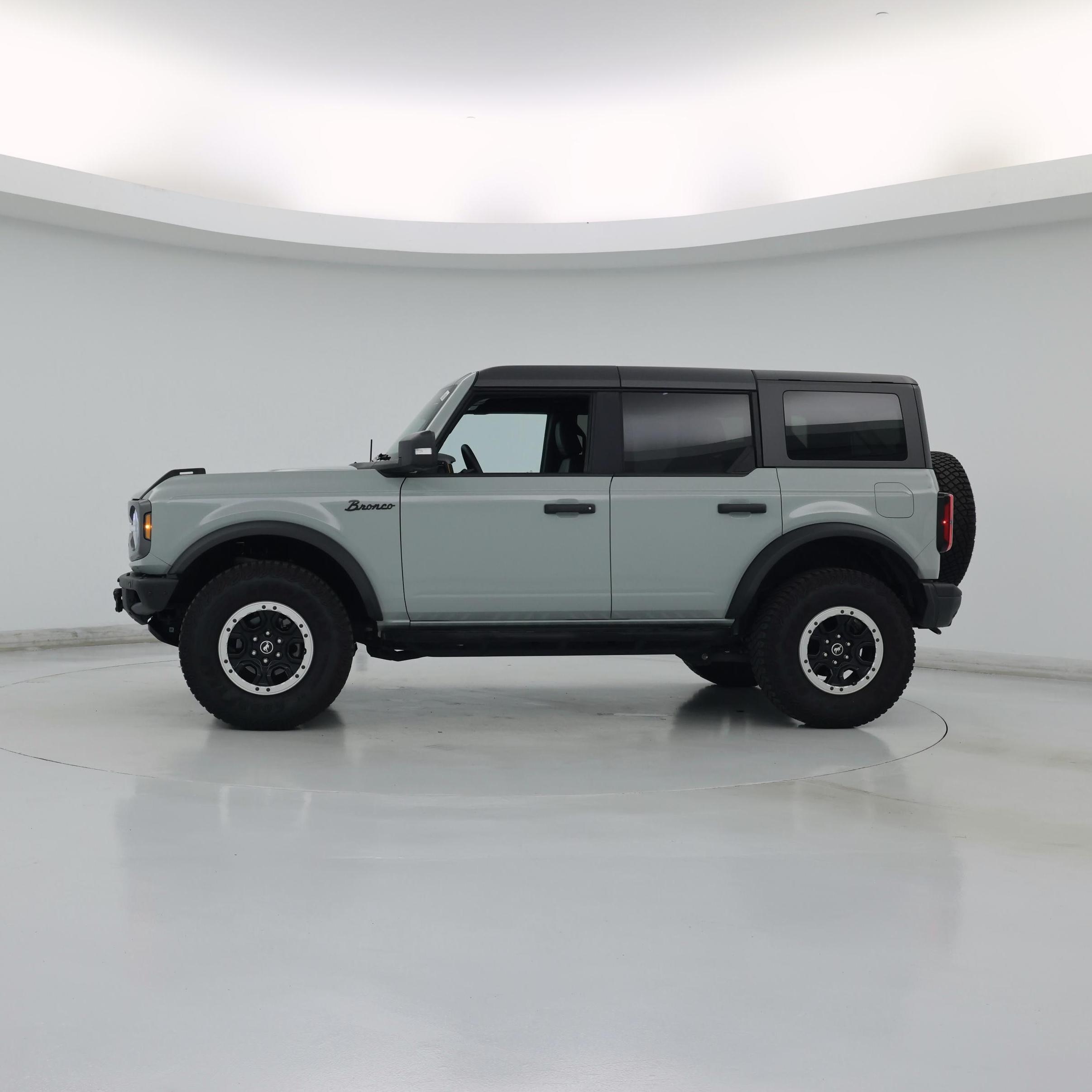 Thumbnail: 2023 Ford Bronco - 3