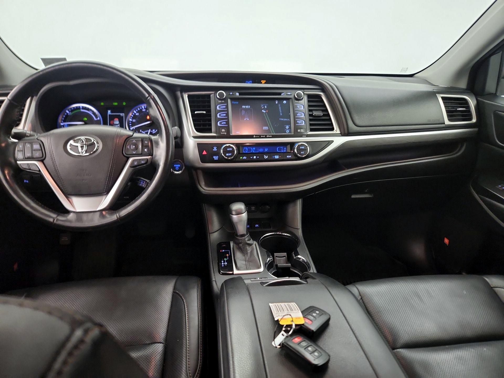 Thumbnail: 2017 Toyota Highlander - 9