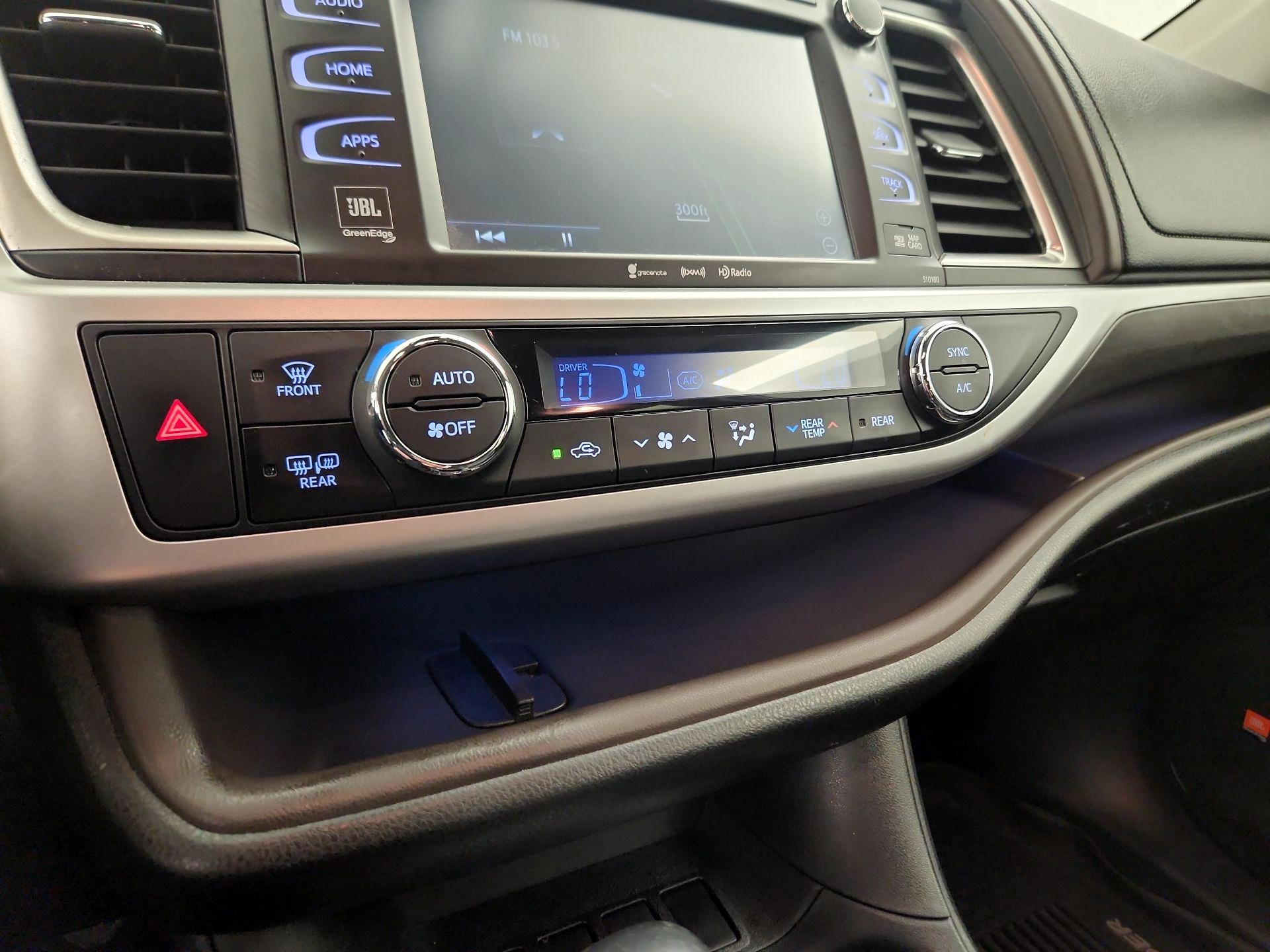 Thumbnail: 2017 Toyota Highlander - 16